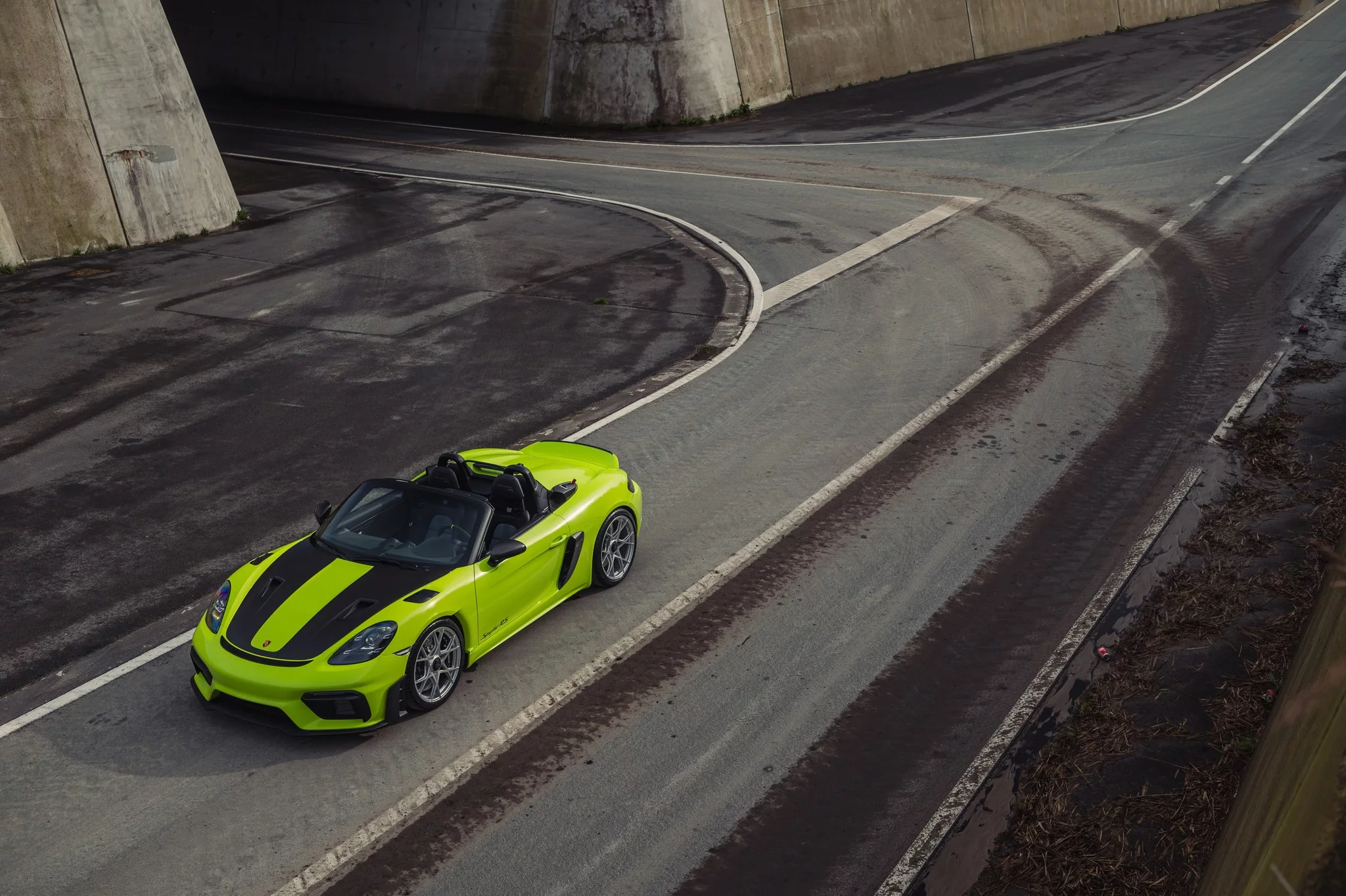 Acid Green Porsche 718 Spyder RS