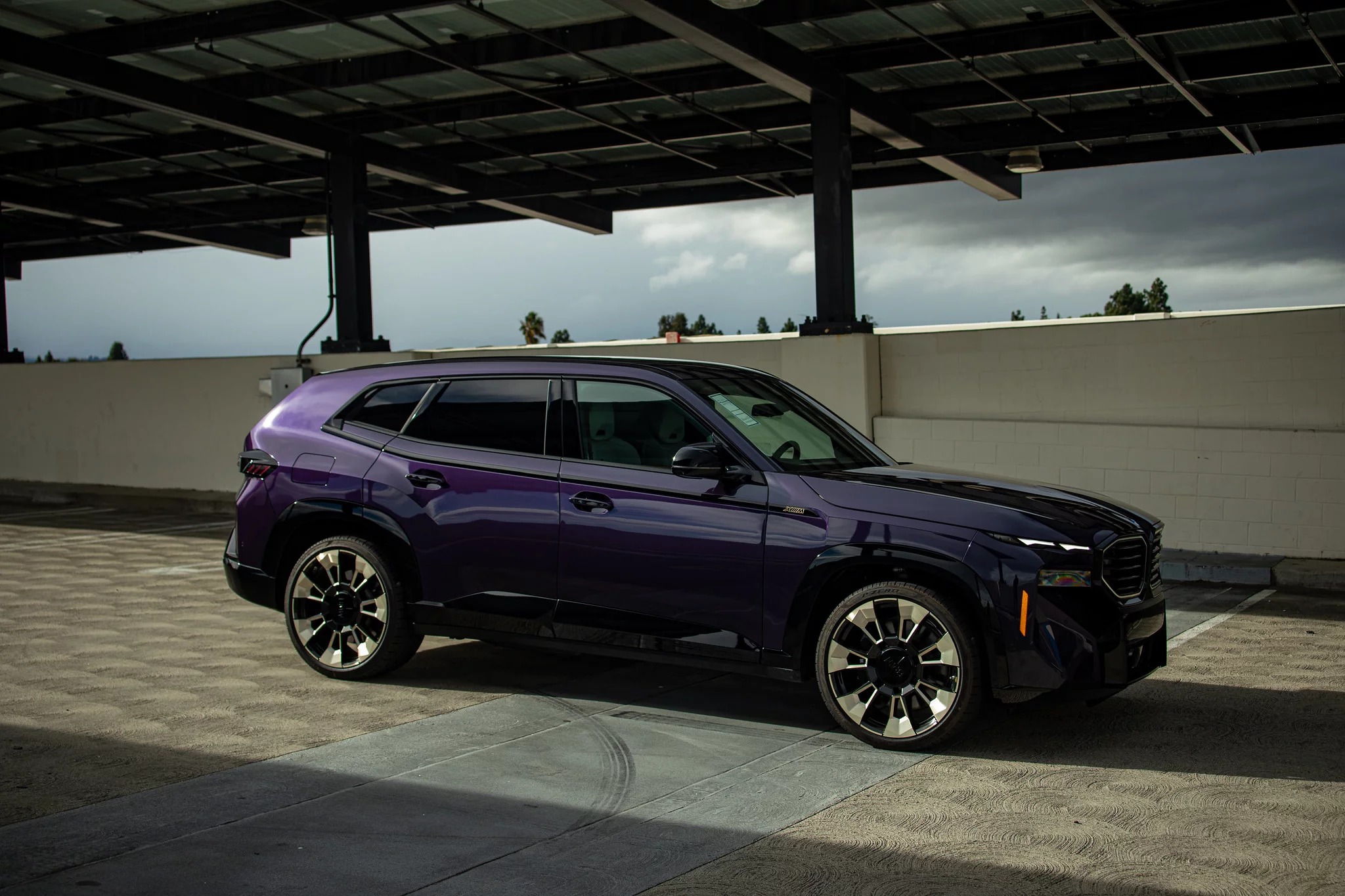 Techno Violet BMW XM