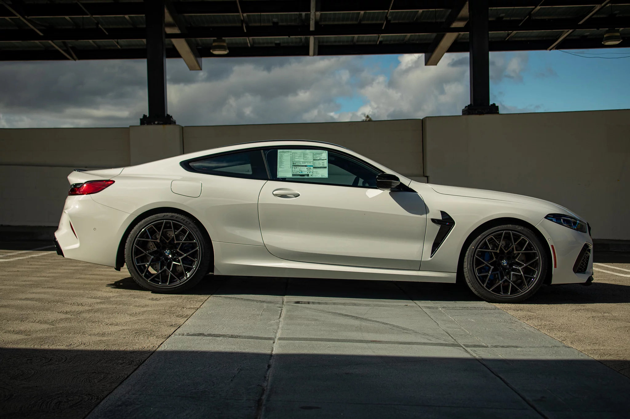 Alpine White III BMW M8