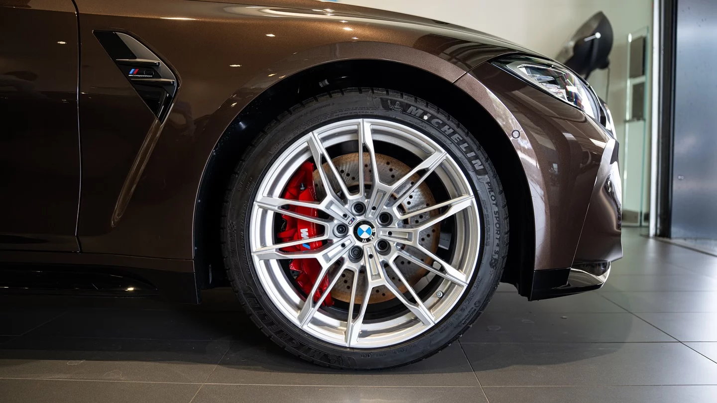 Macadamia Metallic BMW M3