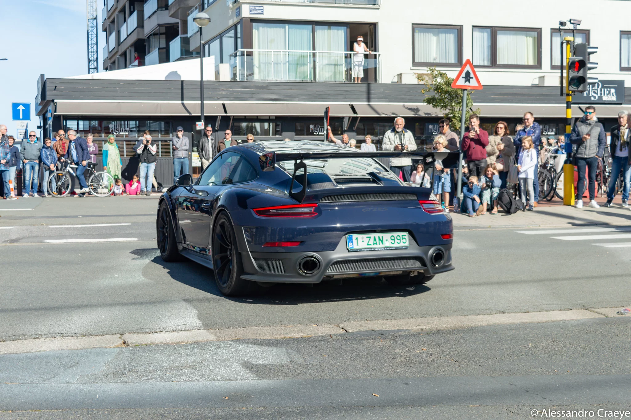 Dark Sea Blue Porsche 911 GT2 RS