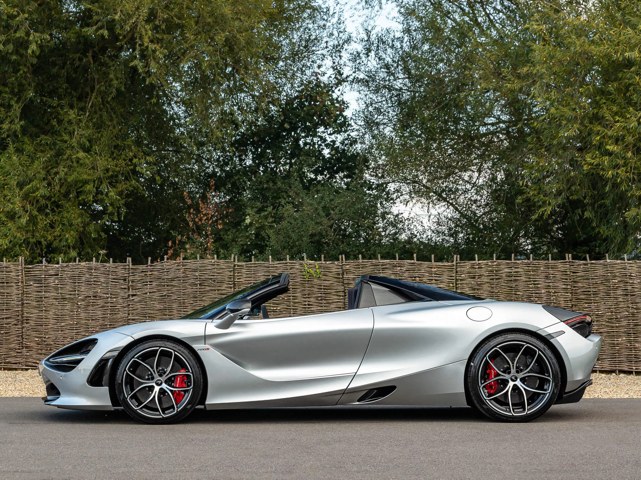 Supernova Silver McLaren 720S