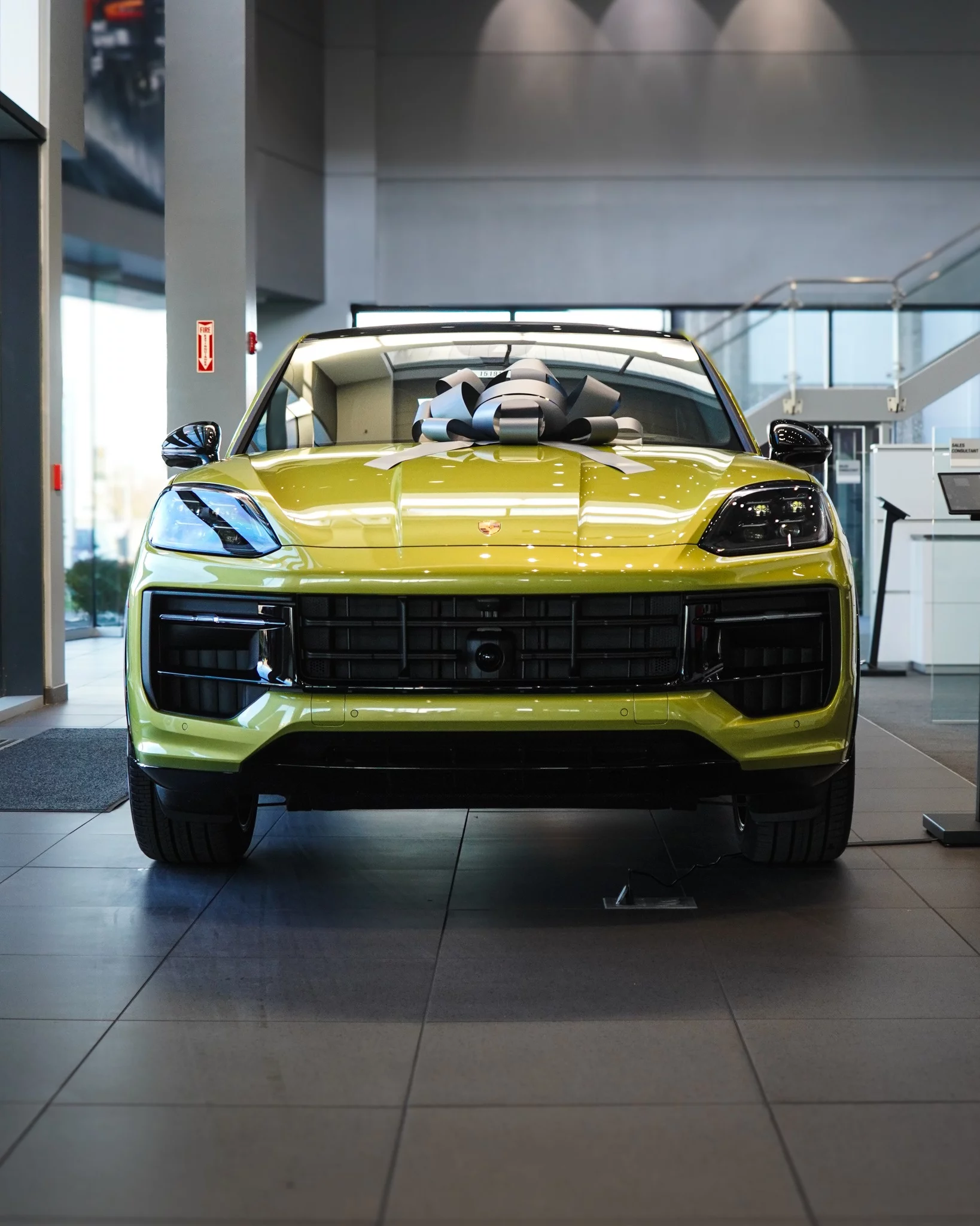 Peridot Metallic Porsche Cayenne
