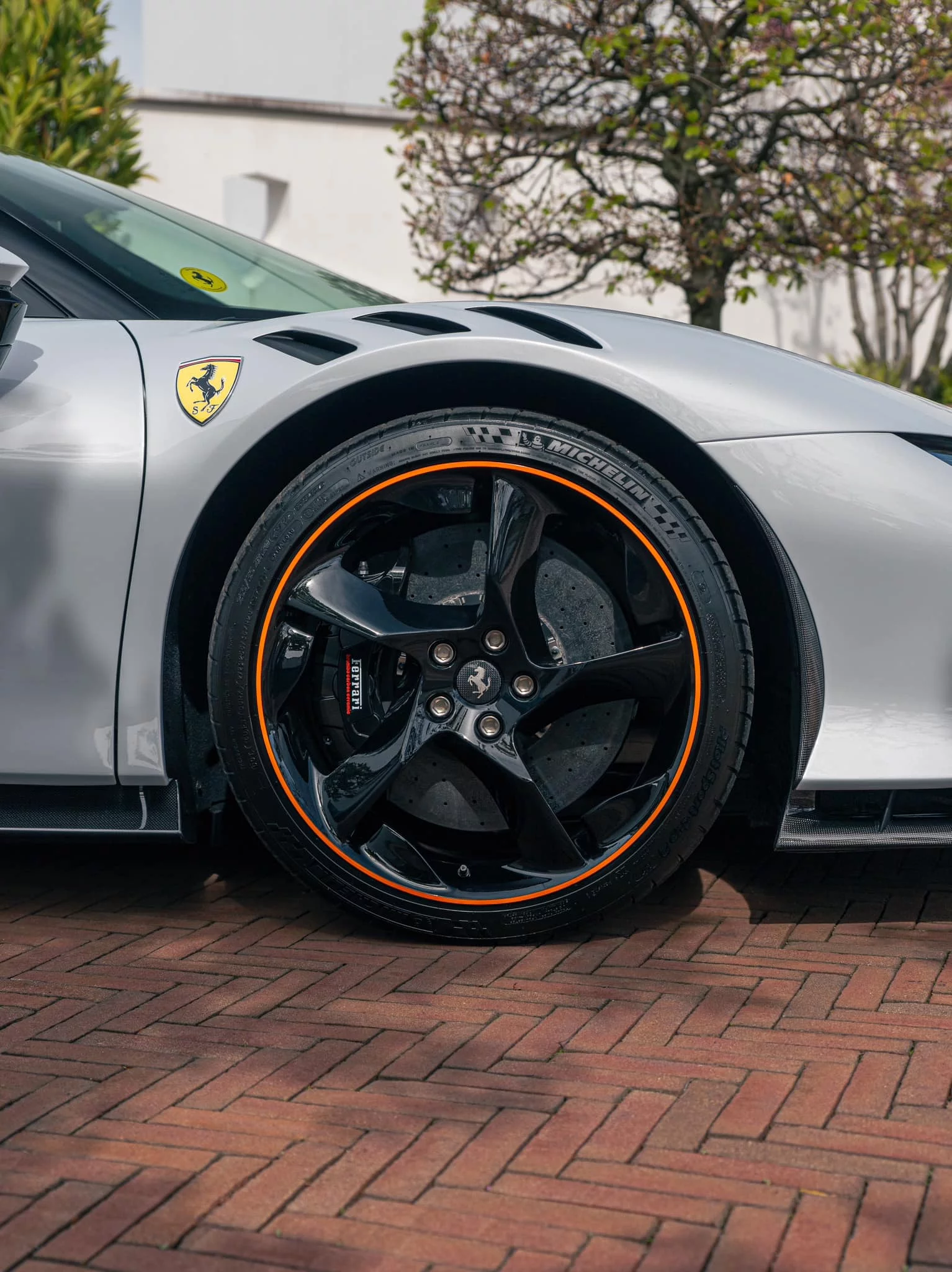 Bianco Artico Ferrari SF90