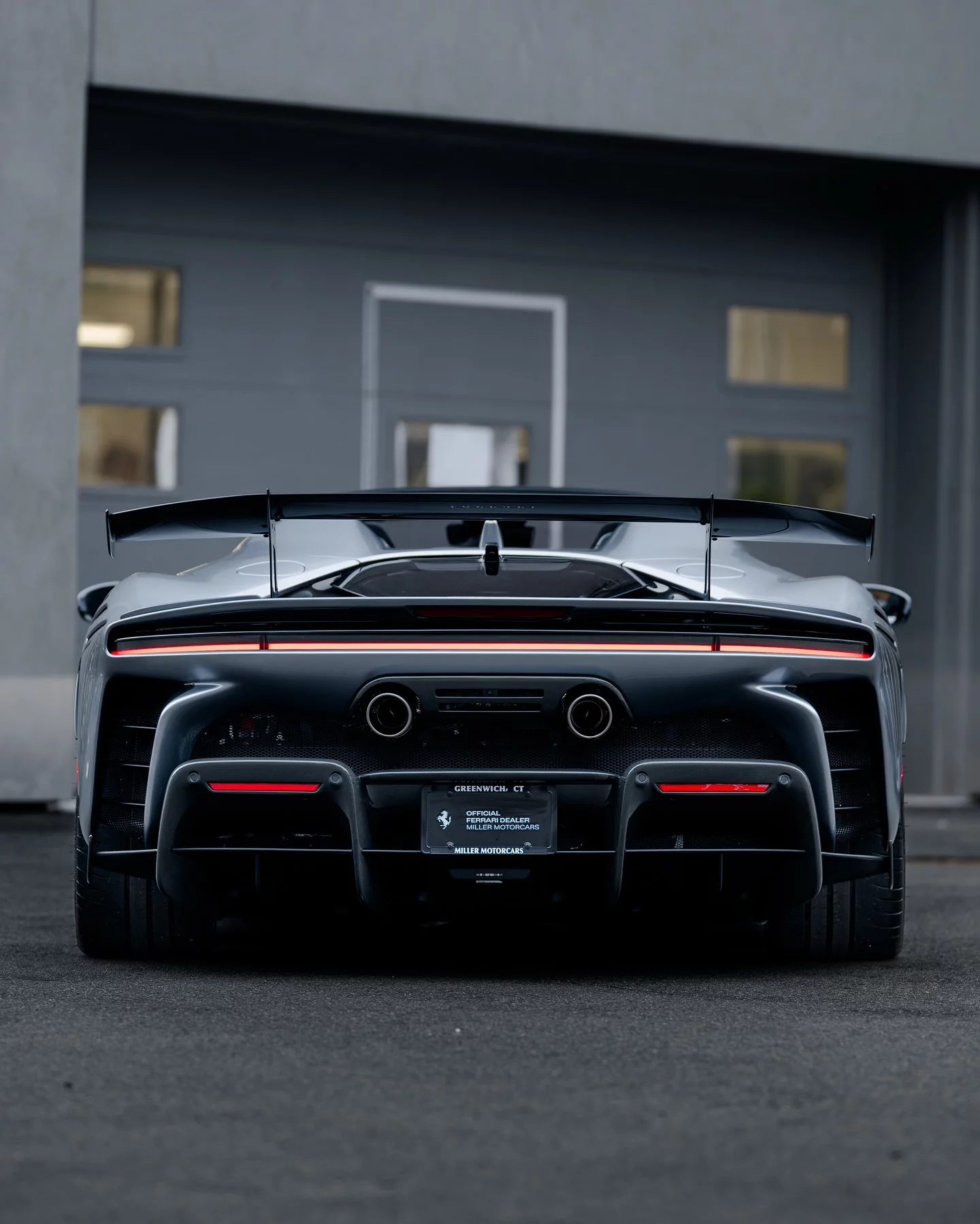 Grigio Titanio Ferrari SF90