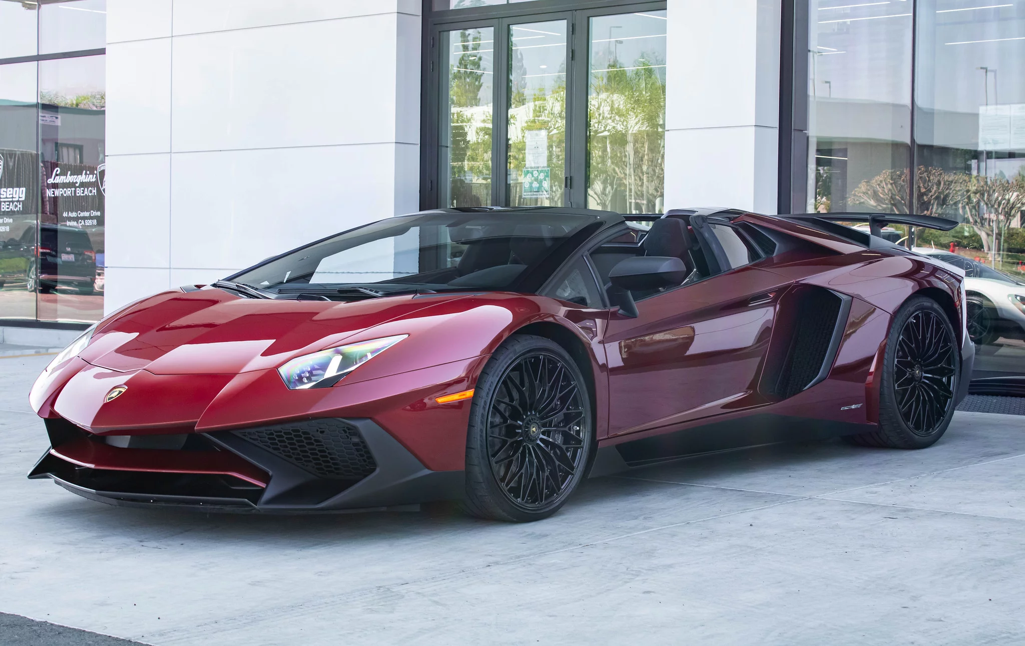 Rosso Hiera Lamborghini Aventador