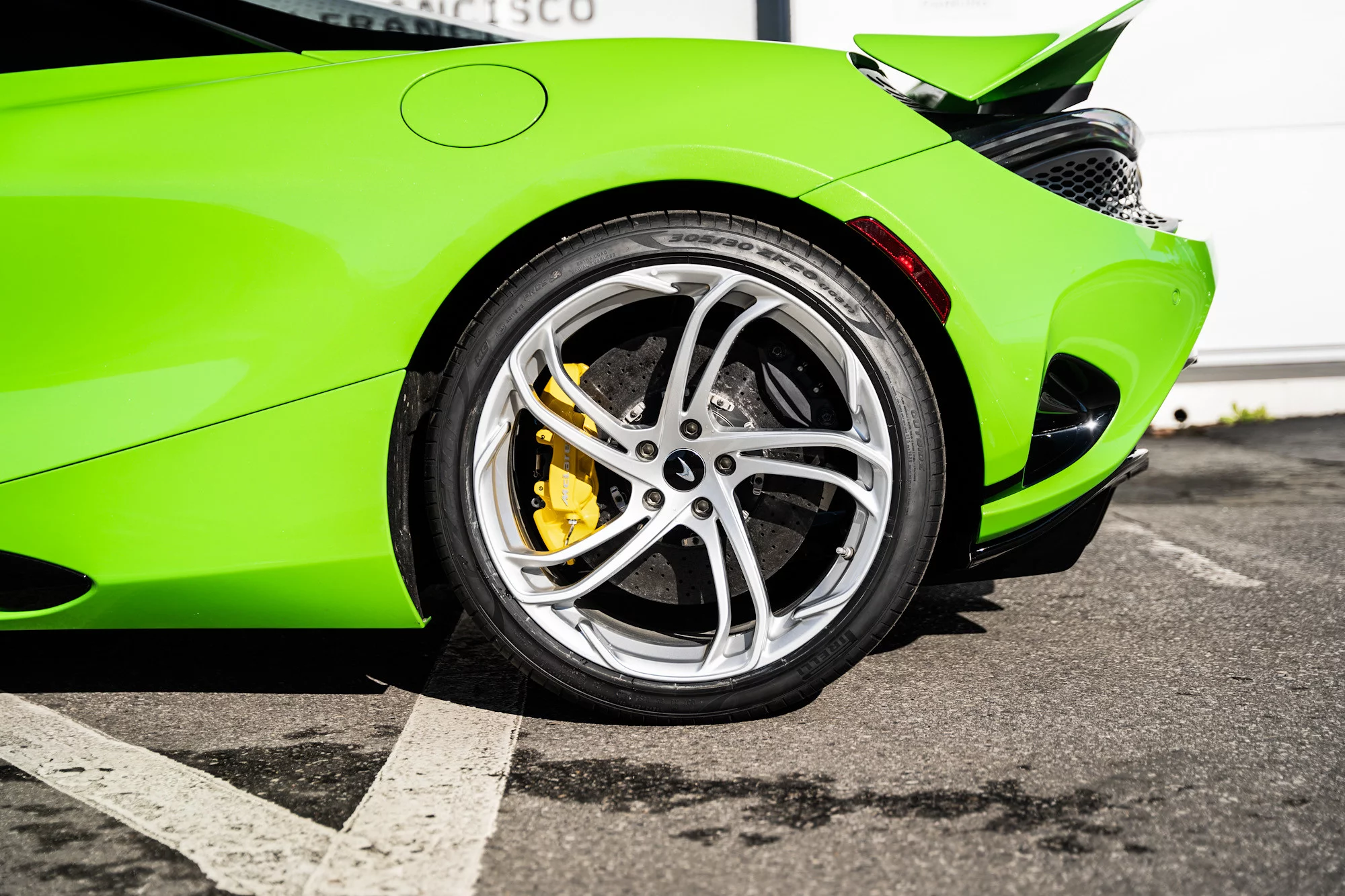 Mantis Green McLaren 750S