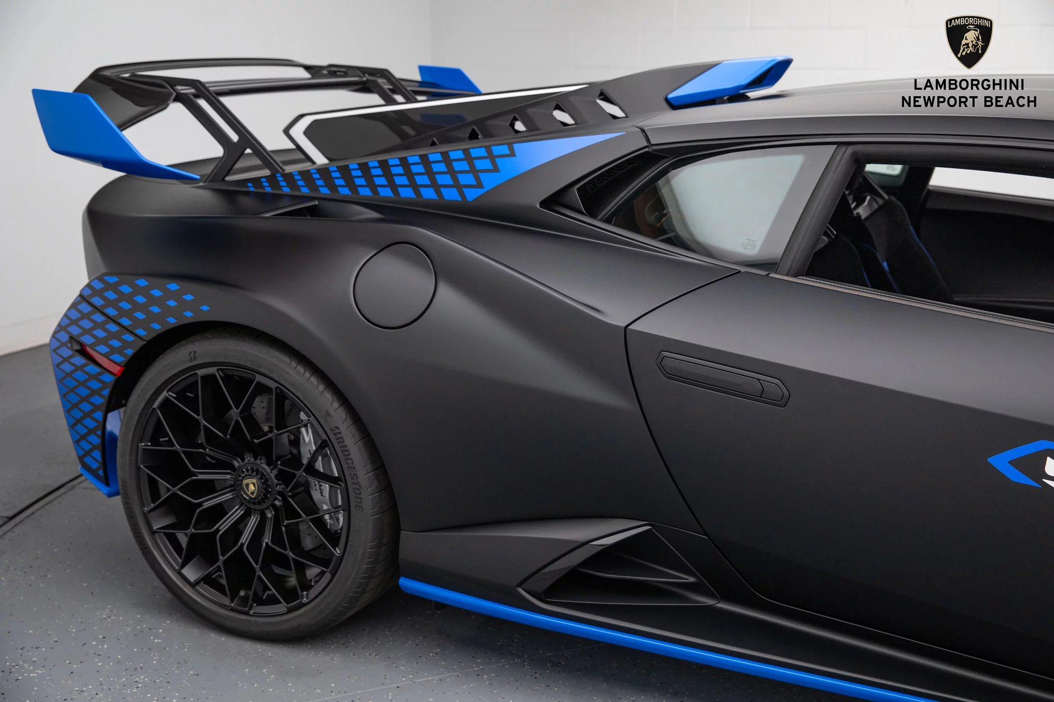Nero Nemesis Lamborghini Huracán