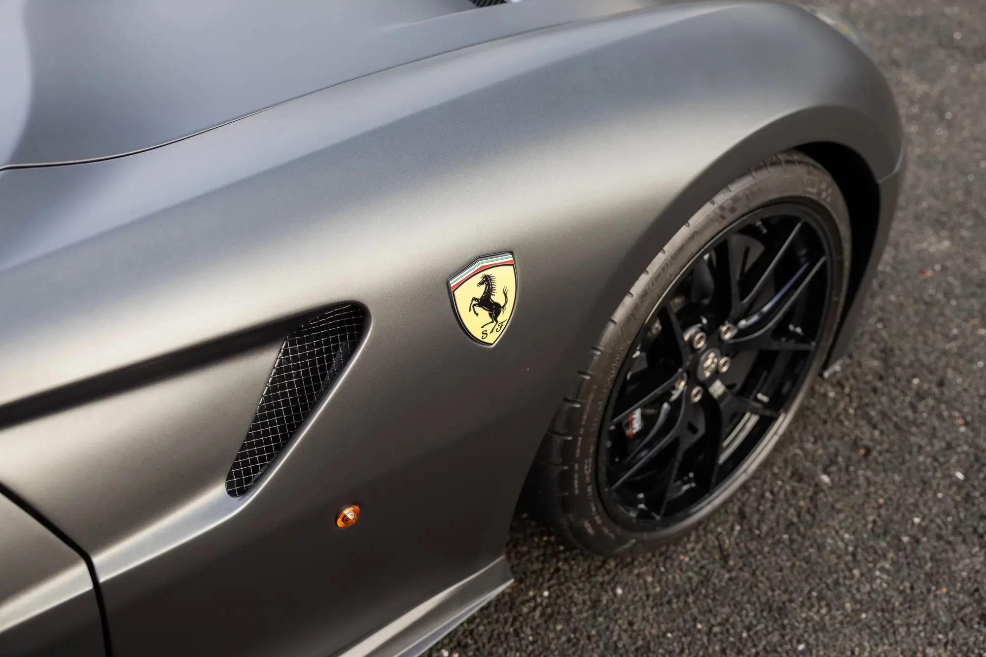 Grigio Silverstone Opaco Ferrari 599