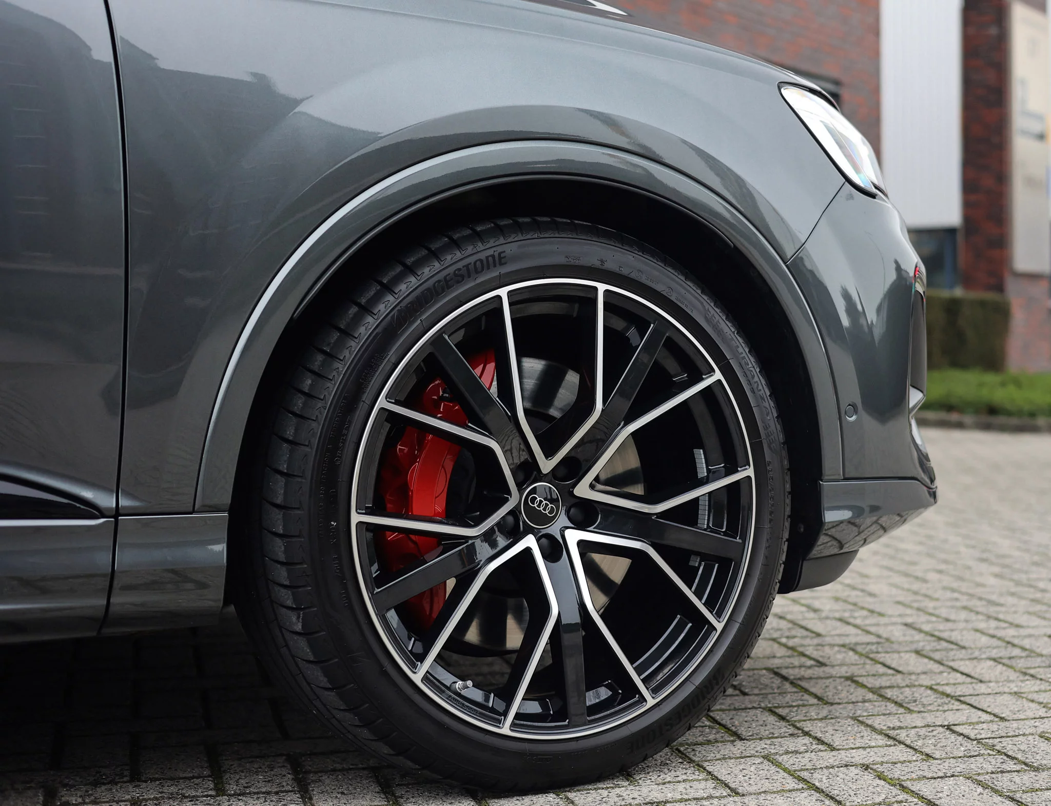 Daytona Grey Audi Q7