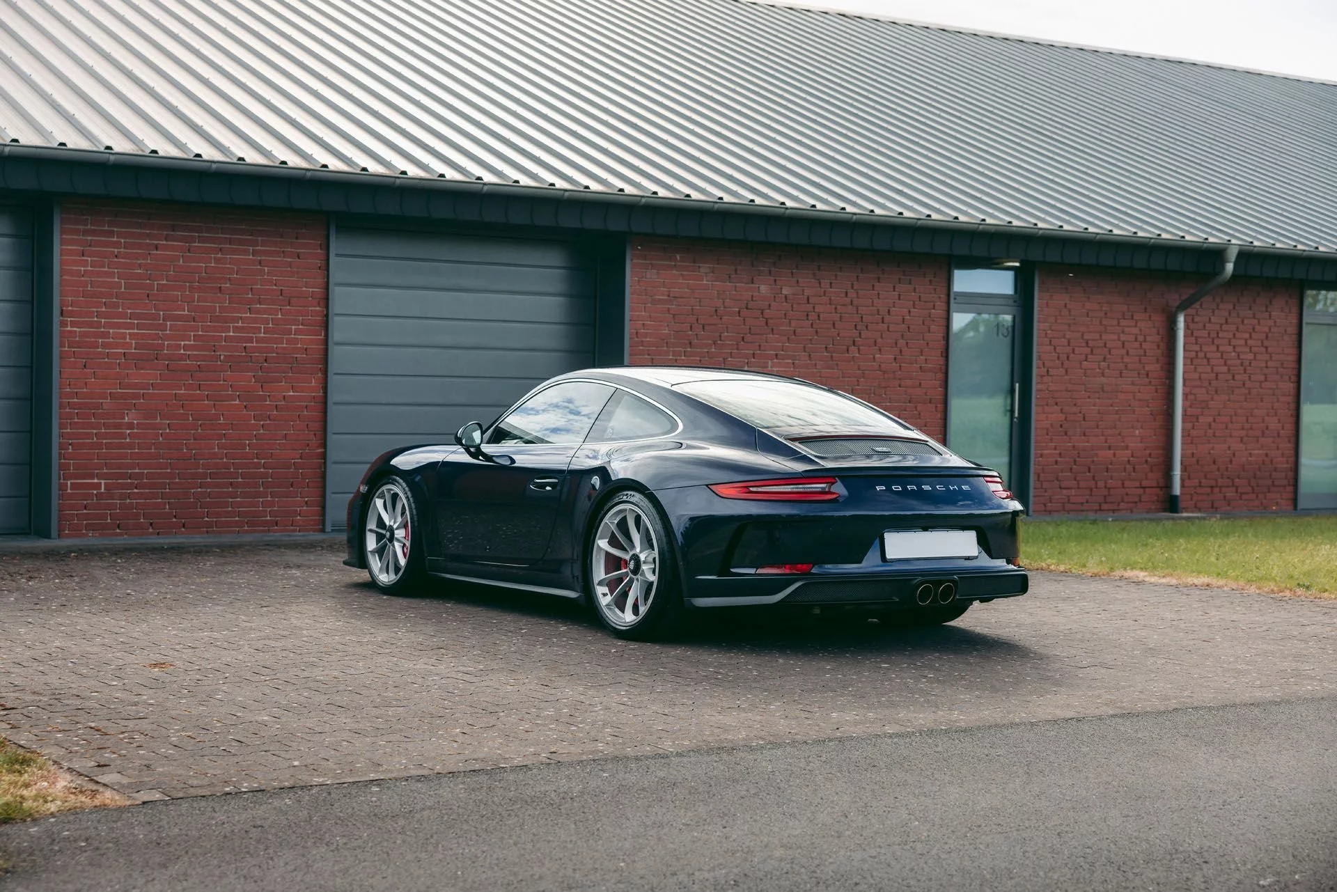 Night Blue Metallic Porsche 911 GT3