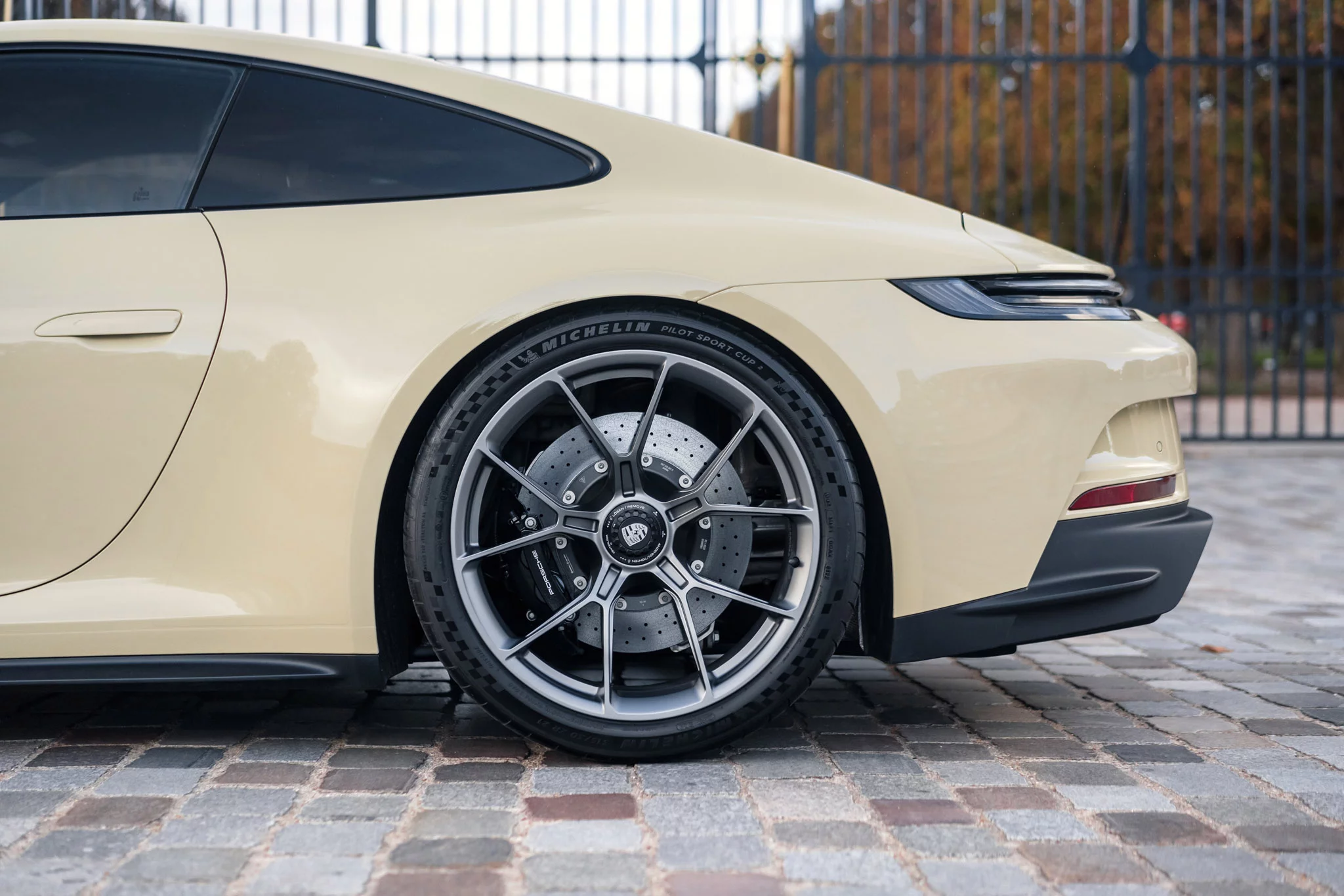 Ivory Porsche 911 GT3