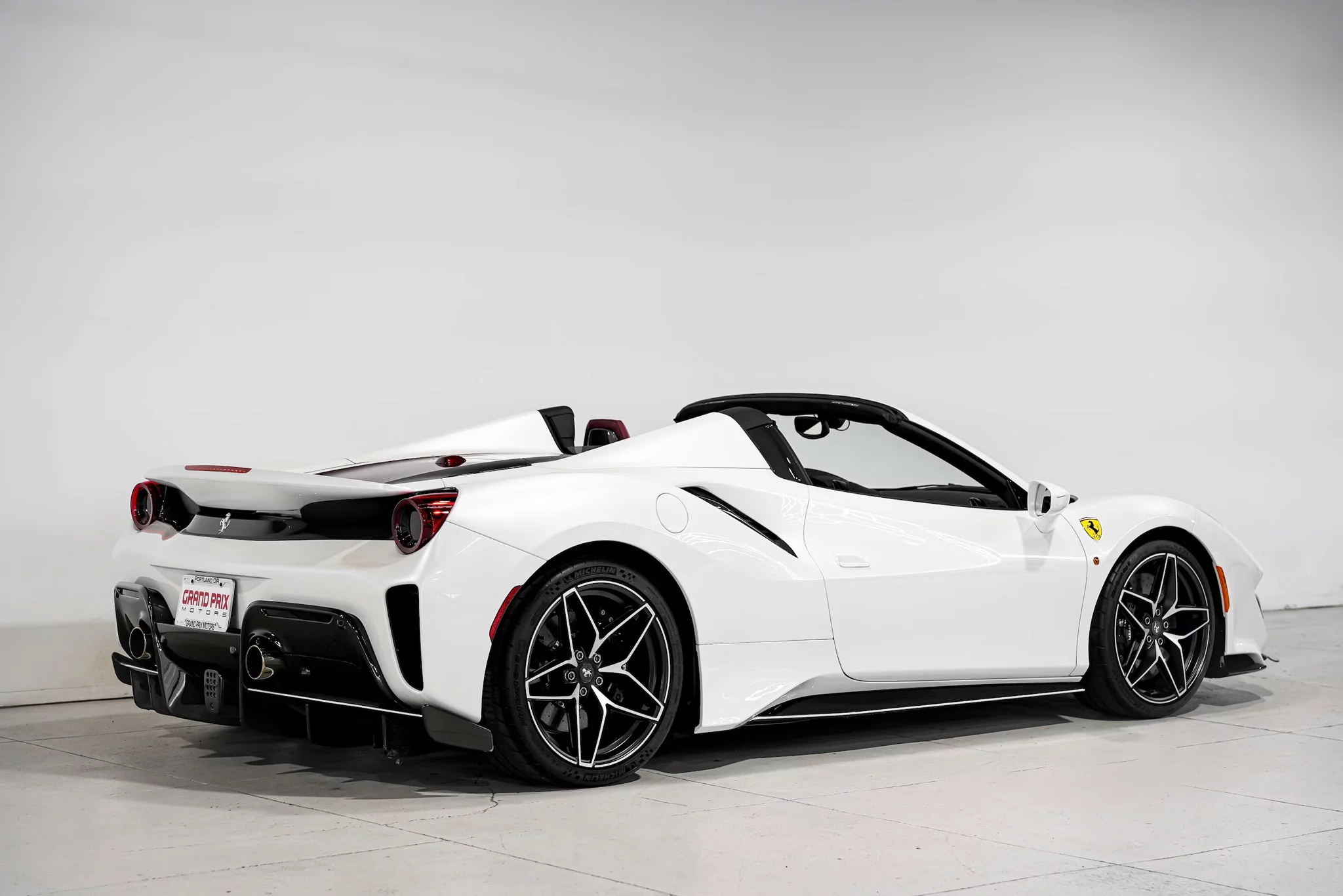 Bianco Sanae Ferrari 488