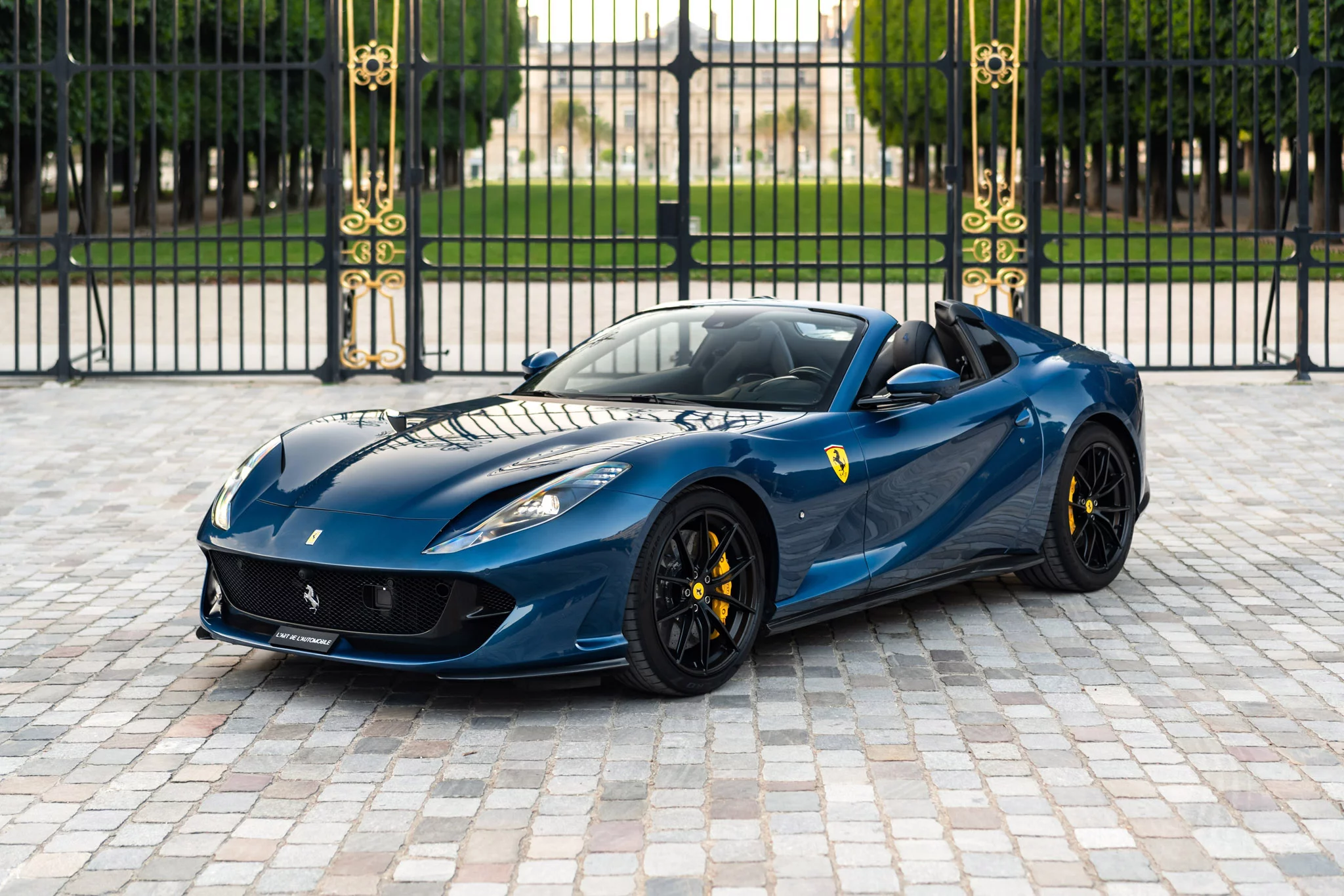 Blu NART Ferrari 812