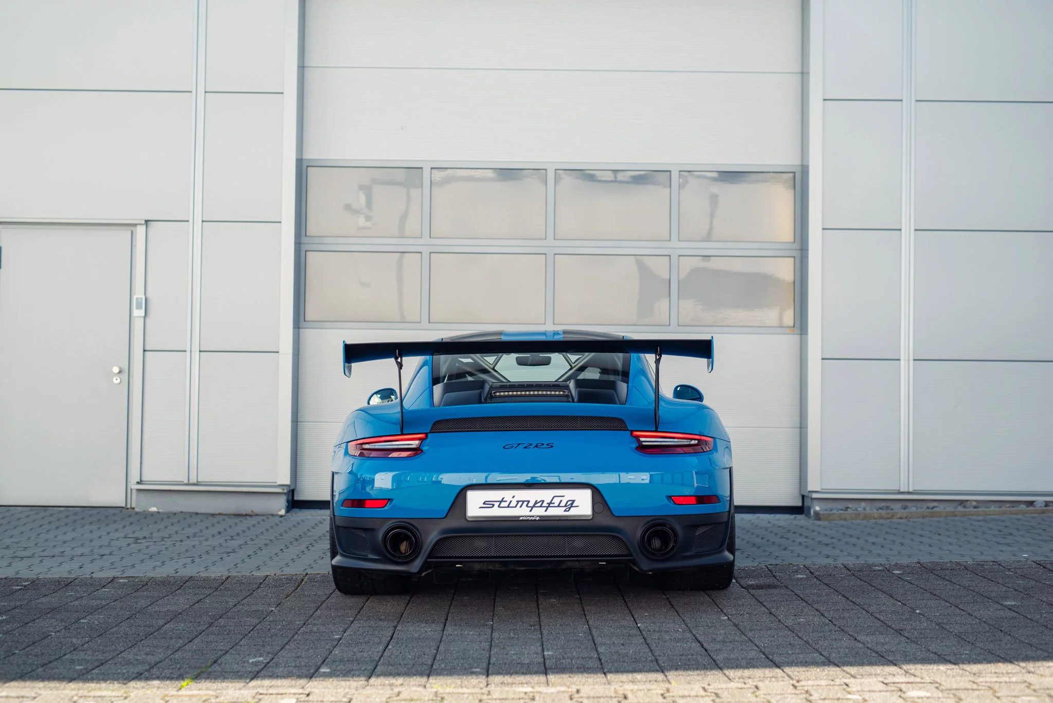 Turqoise Blue Porsche 911 GT2 RS