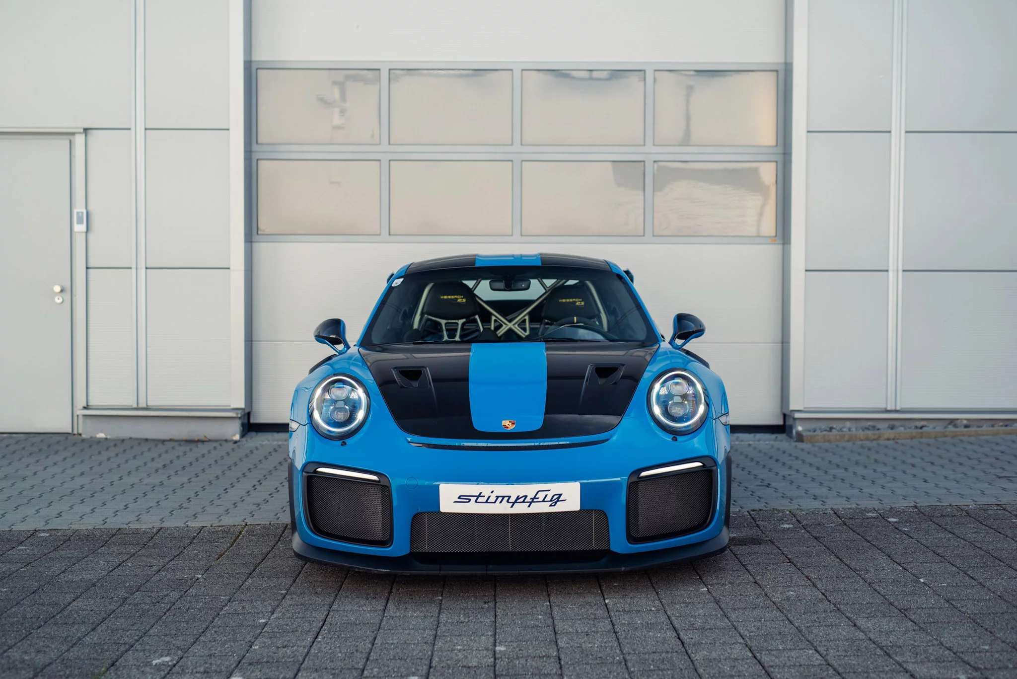 Turqoise Blue Porsche 911 GT2 RS