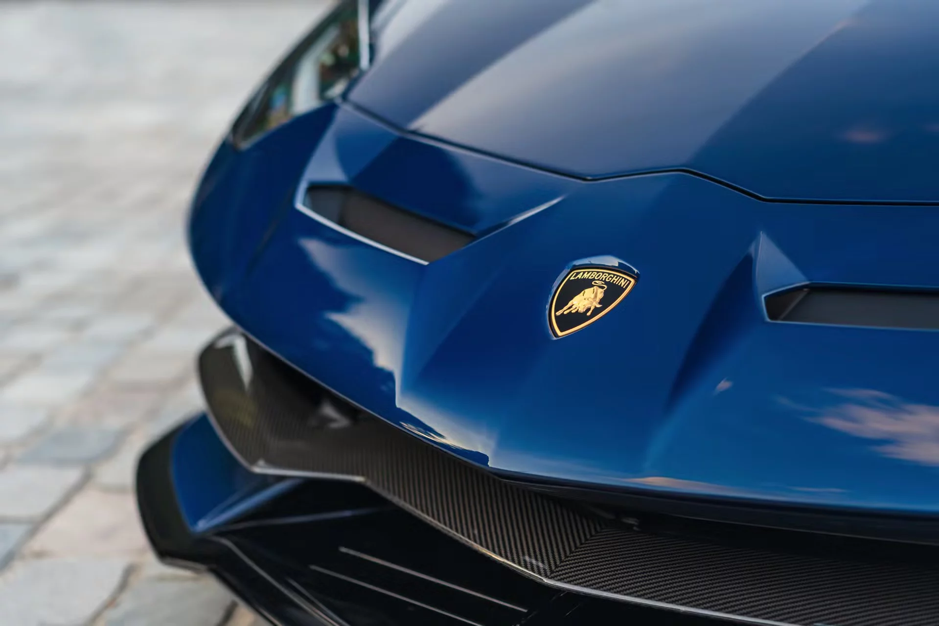 Blu Hera Lamborghini Aventador