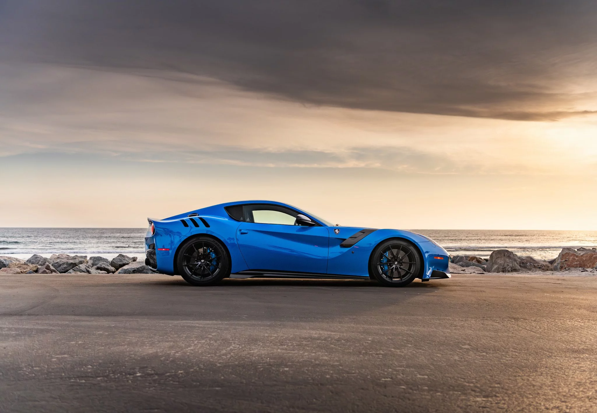 Azzurro Dino Ferrari F12