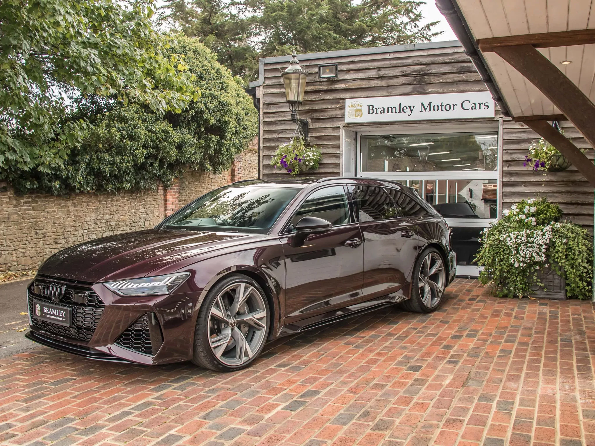 Dark Red Audi RS6 Avant