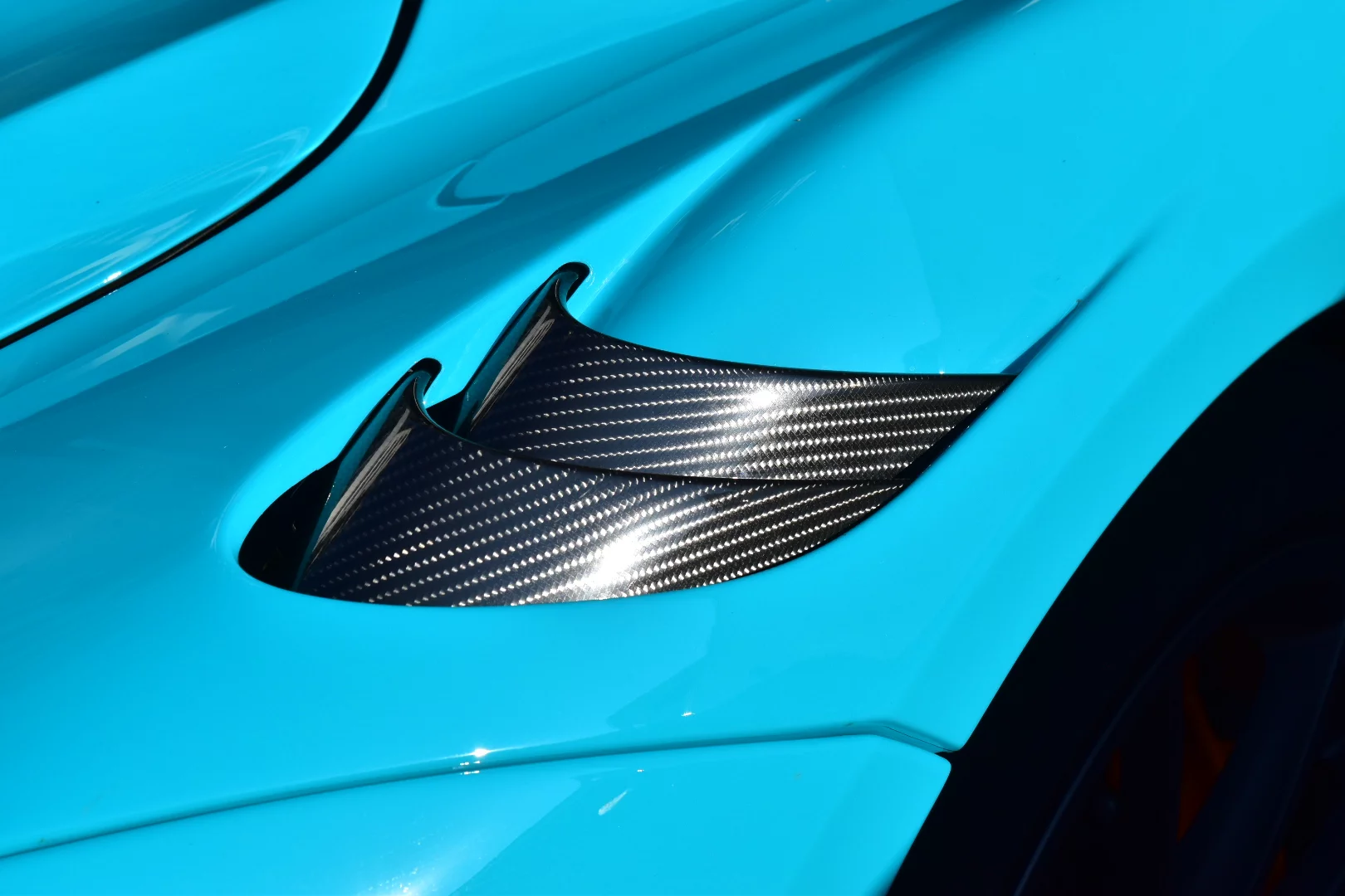 Tokyo Cyan McLaren 750S
