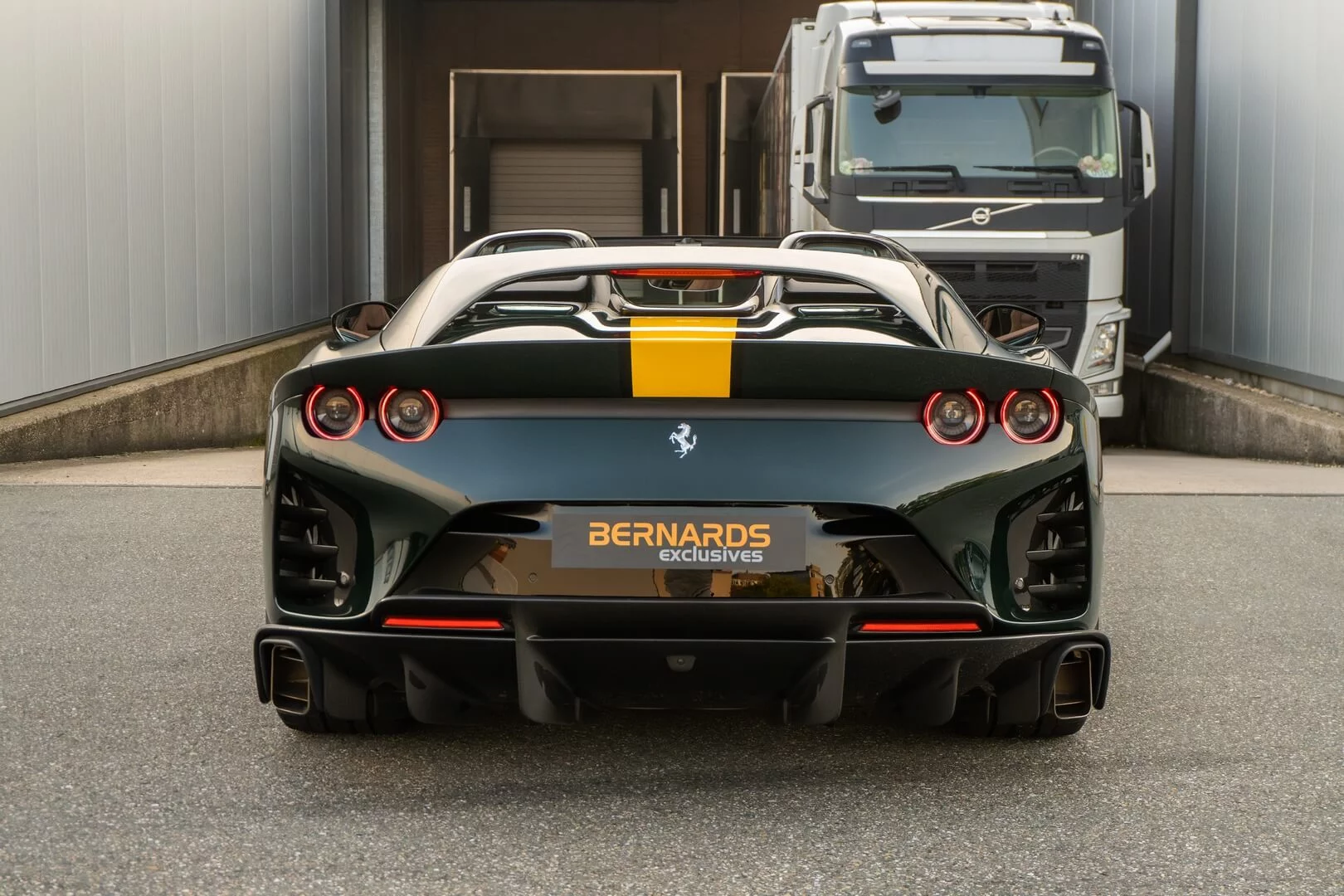 Verde British Racing Ferrari 812