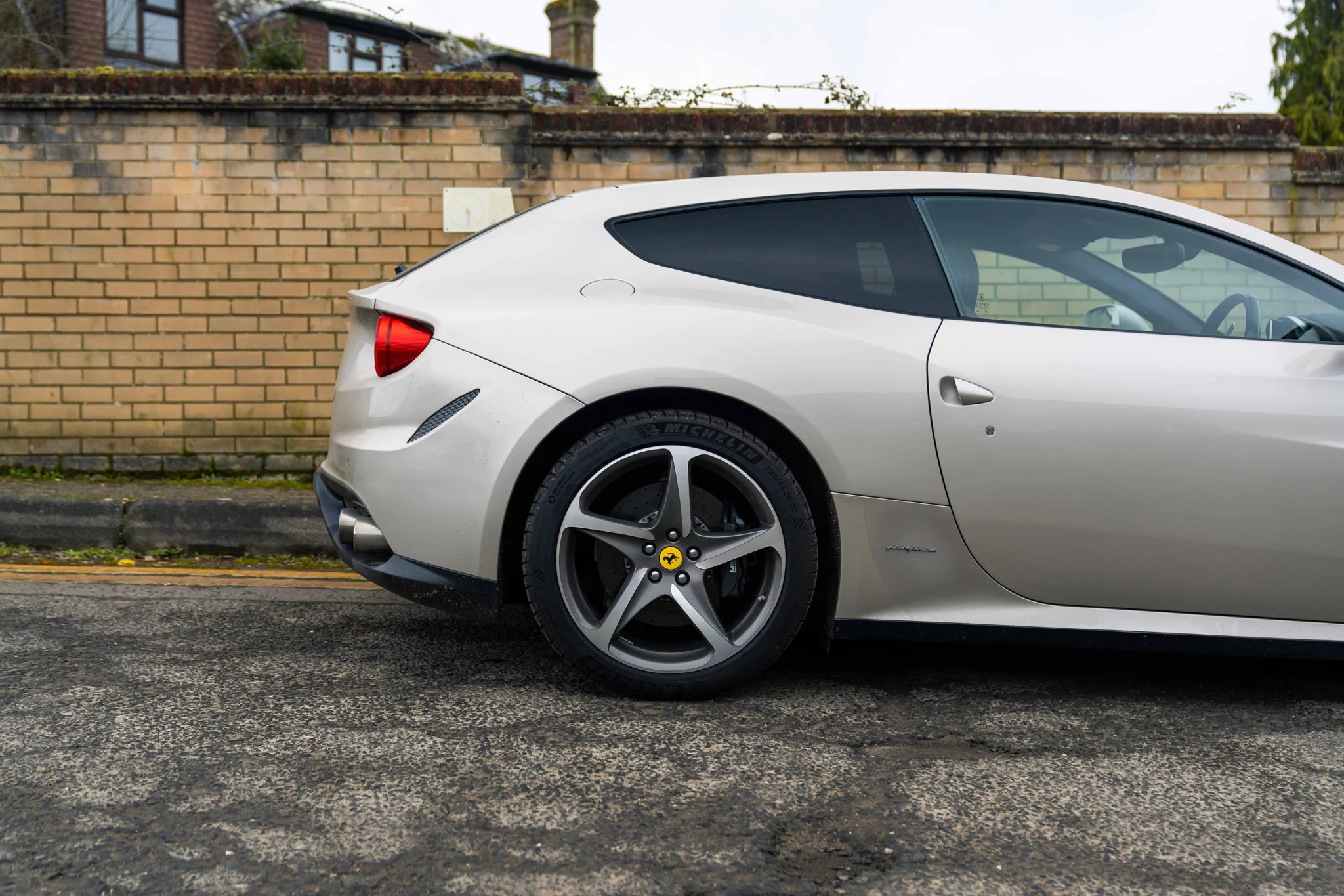Nuovo Grigio Ingrid Ferrari FF