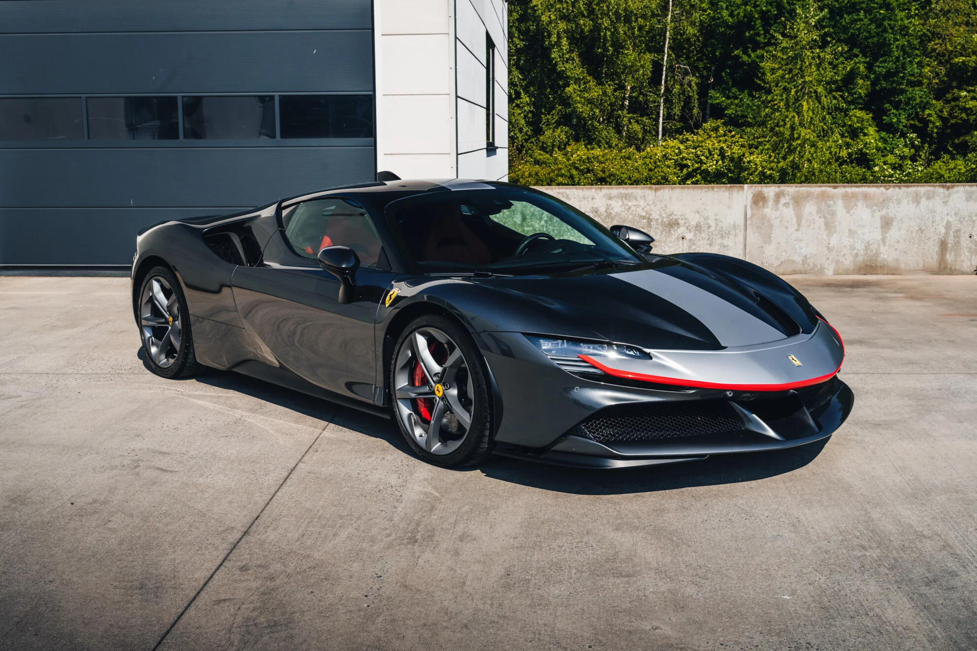 Grigio Silverstone Ferrari SF90