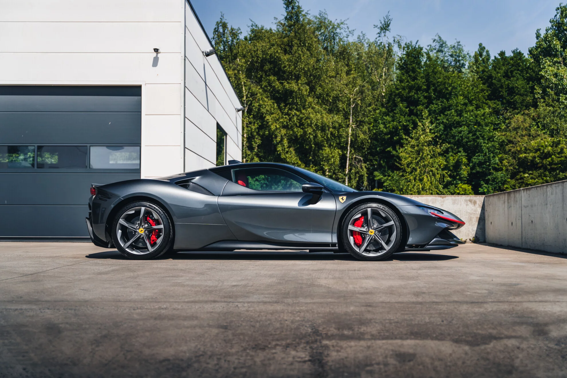 Grigio Silverstone Ferrari SF90