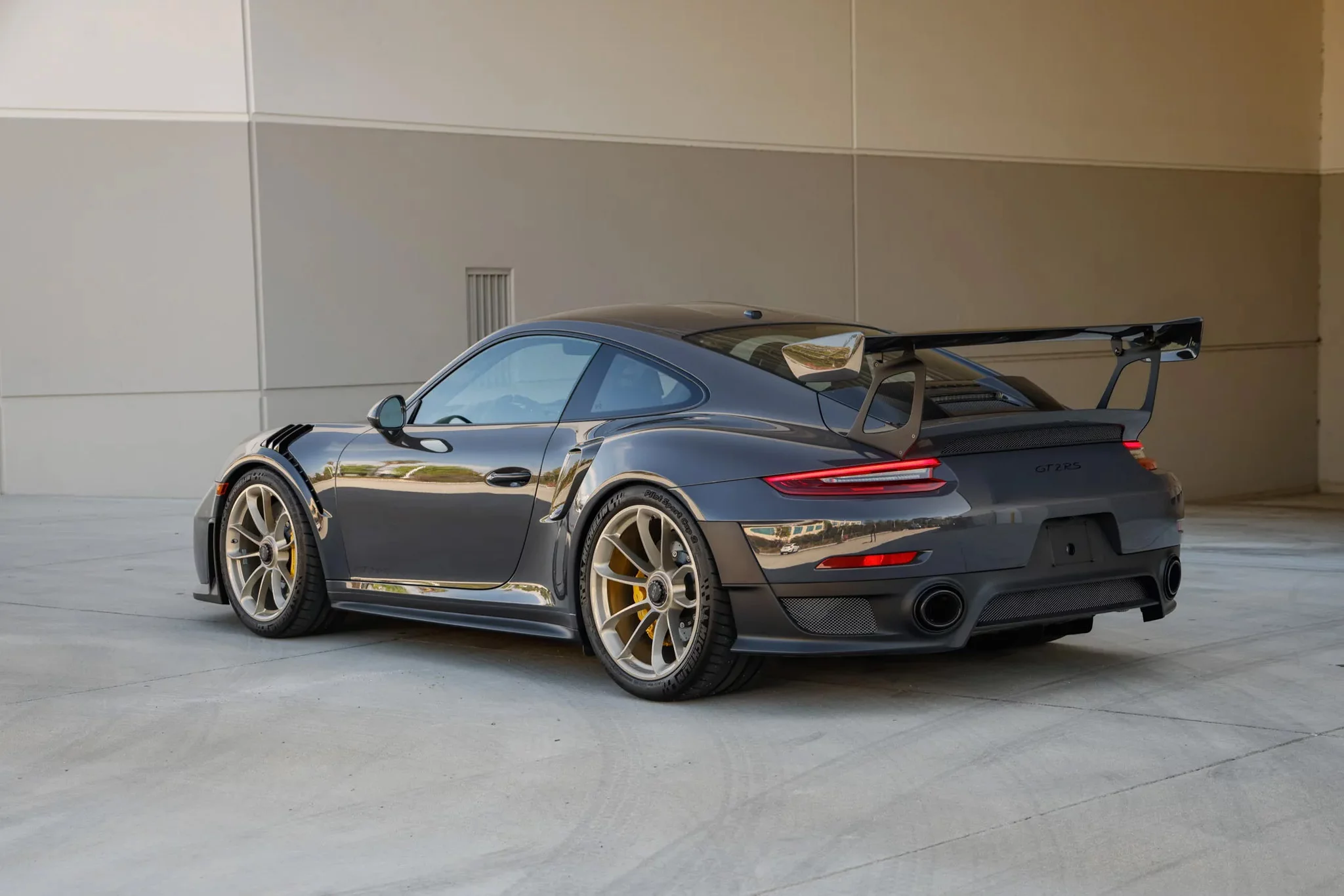 Grey Black Porsche 911 GT2 RS