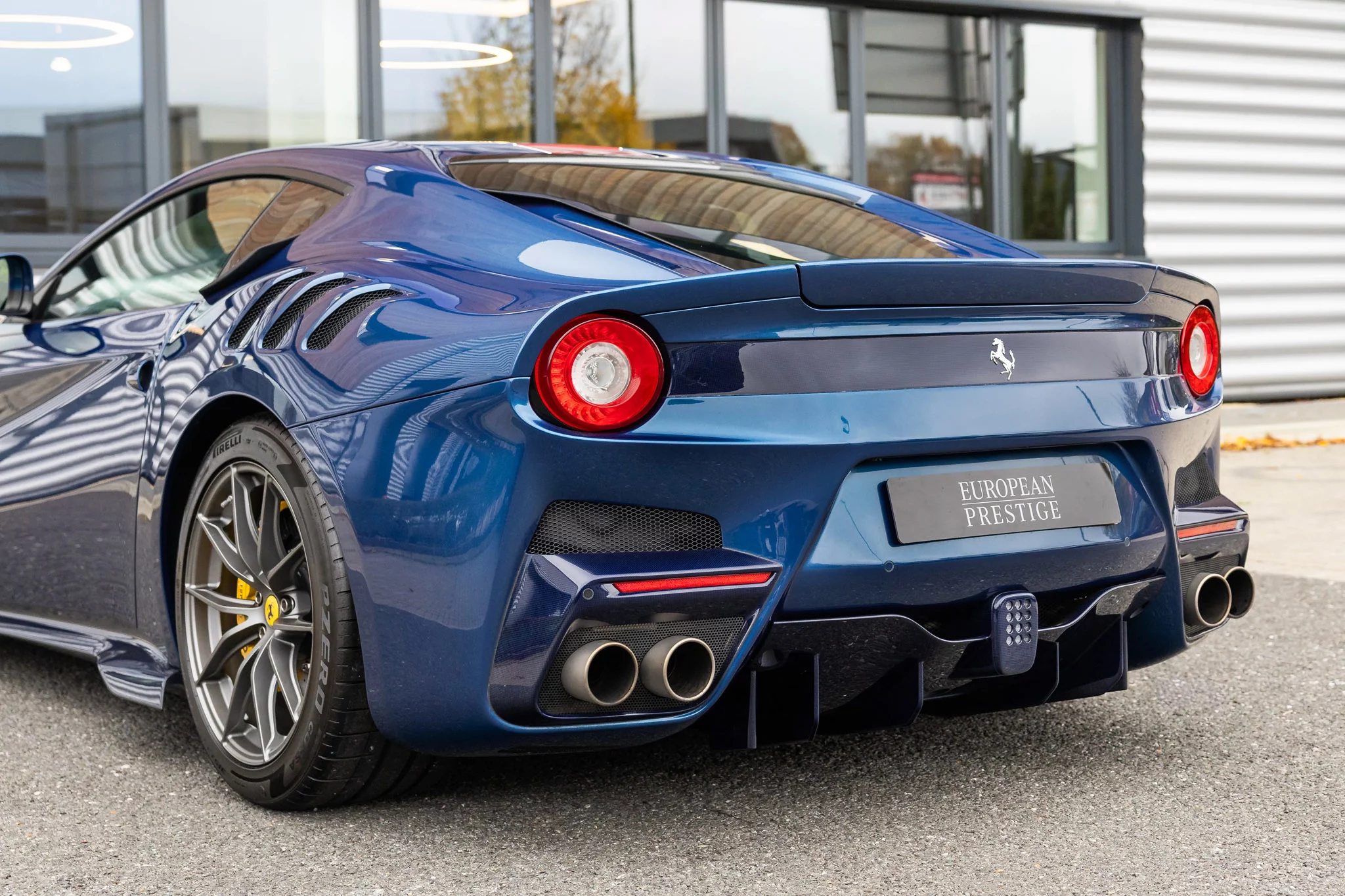 Blu NART Ferrari F12