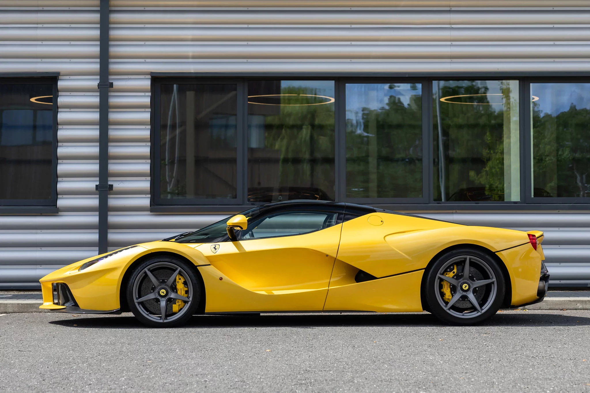 Giallo Triplo Strato Ferrari LaFerrari