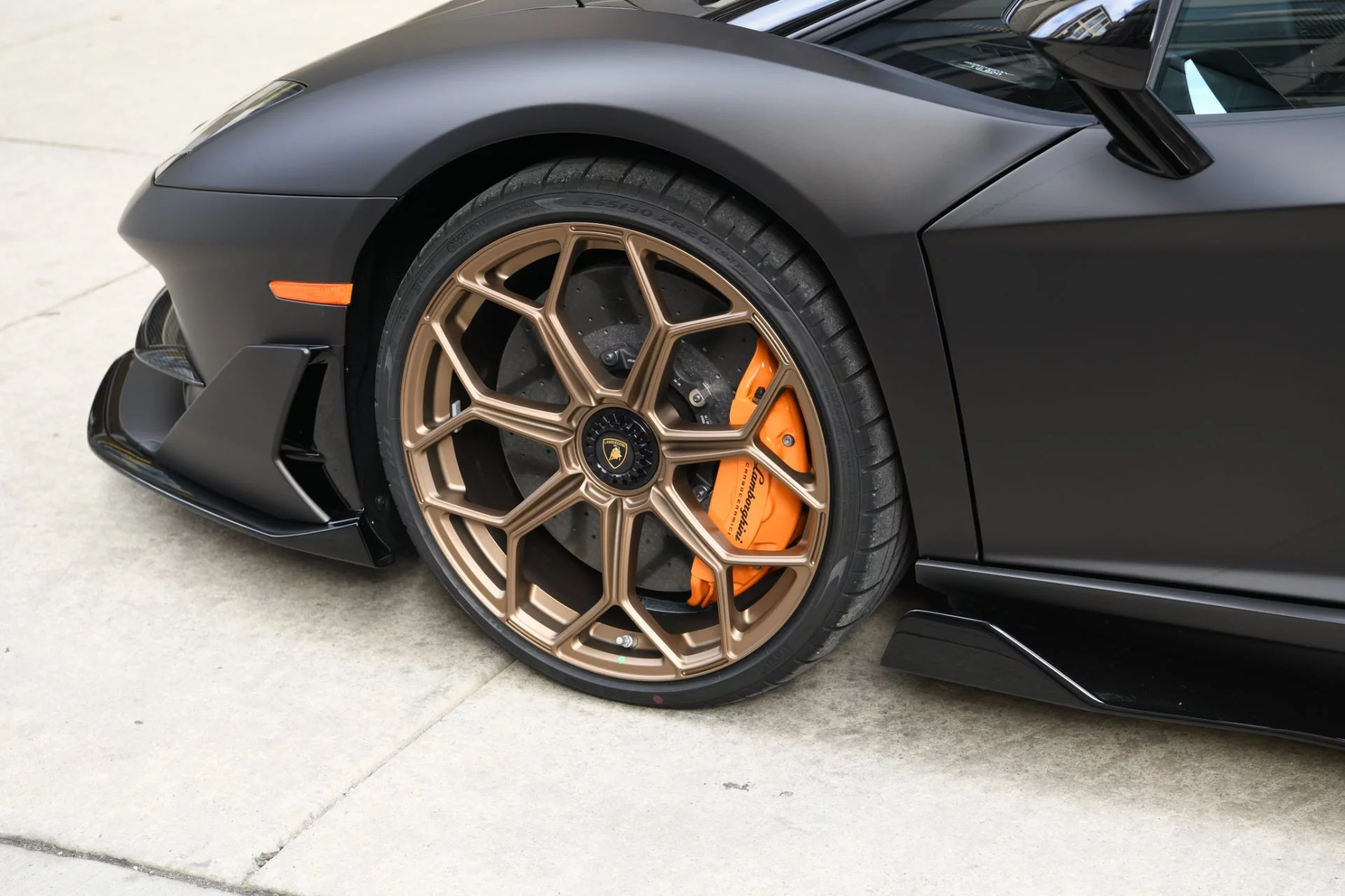 Marrone Apus Lamborghini Aventador