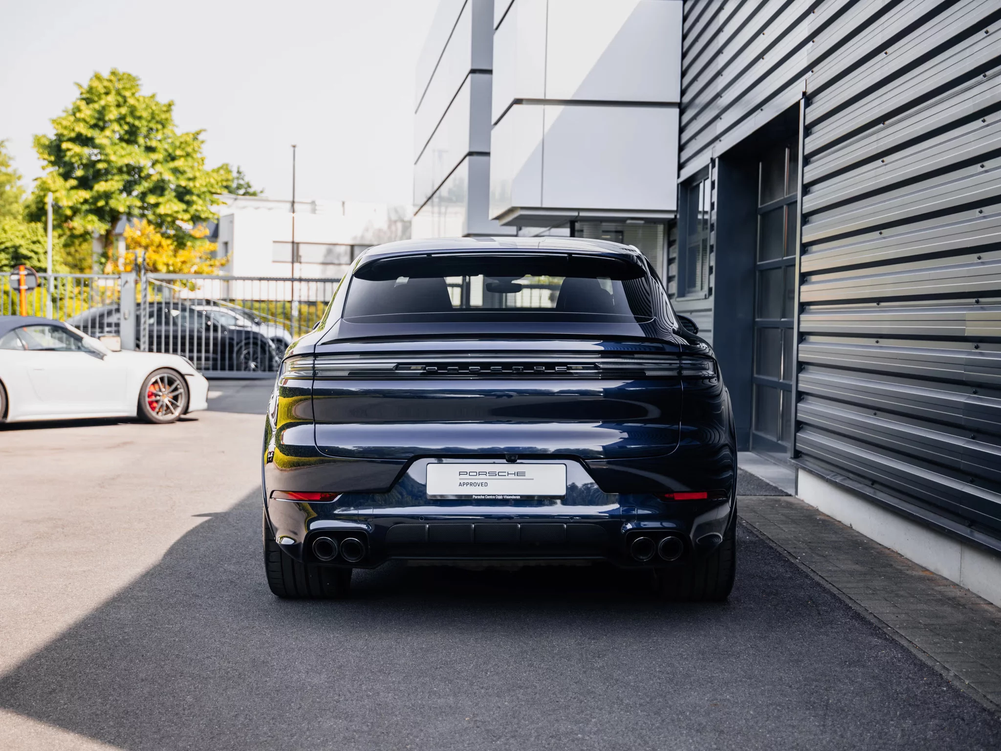 Night Blue Metallic Porsche Cayenne
