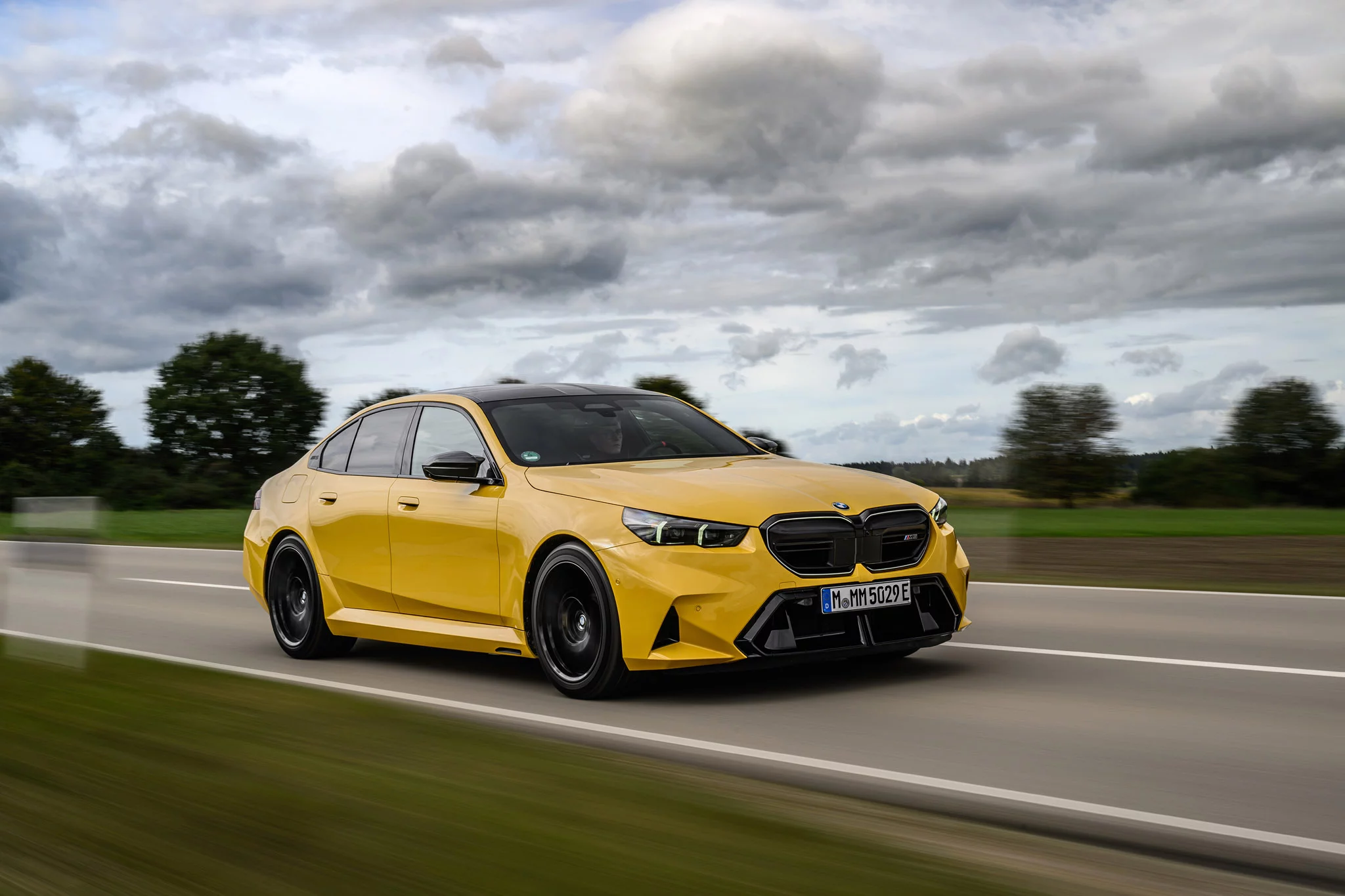 Speed Yellow BMW M5