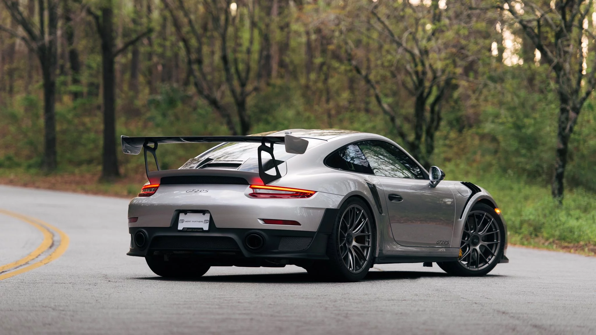 GT Silver Metallic Porsche 911 GT2 RS