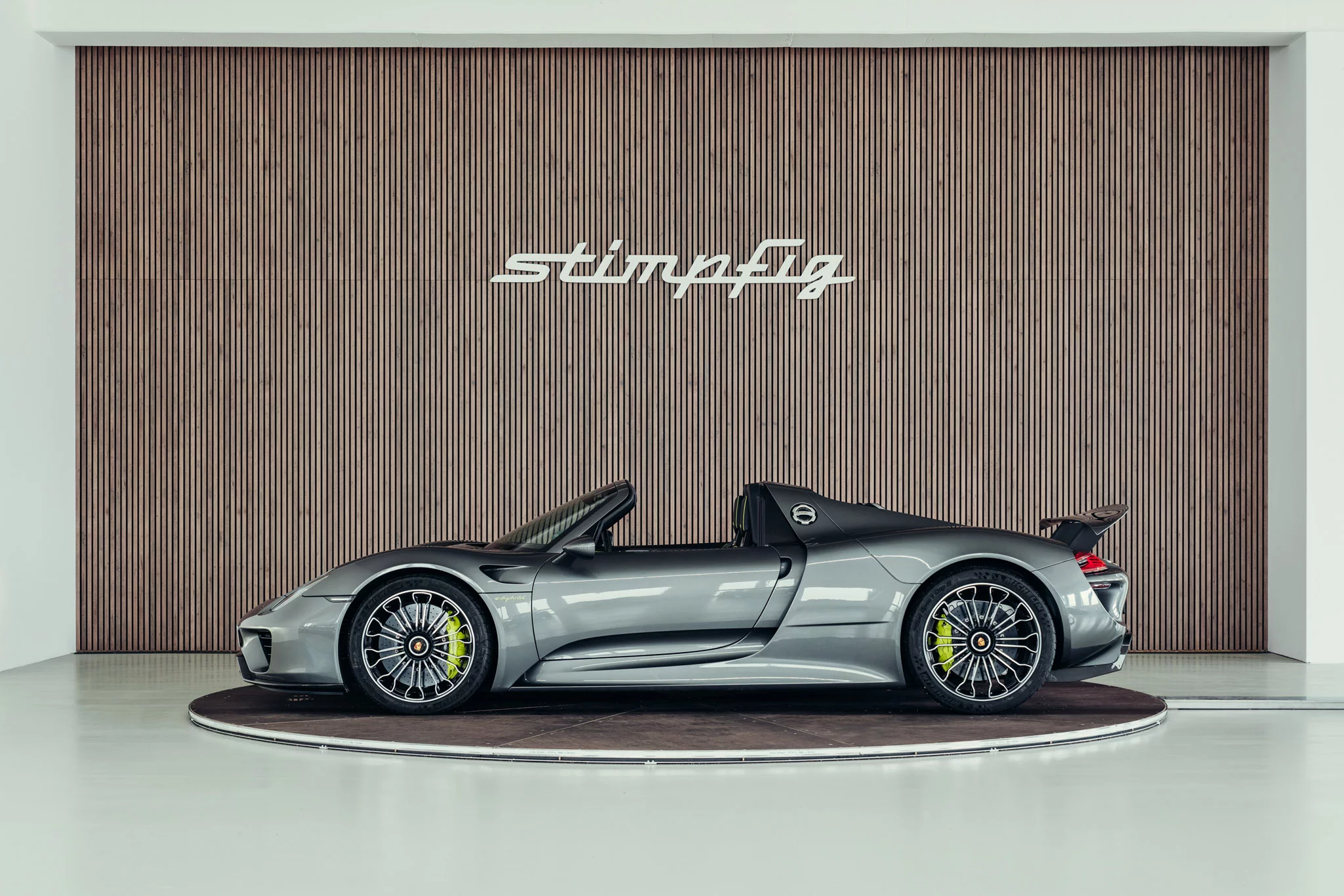 Meteor Grey Metallic Porsche 918 Spyder