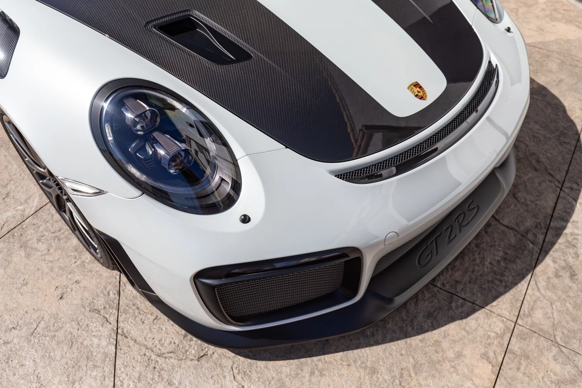 Oryx White Porsche 911 GT2 RS