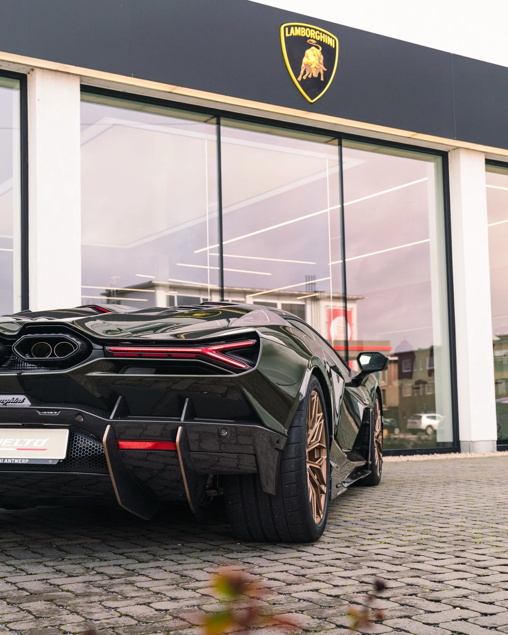 Verde Telefo Lamborghini Revuelto