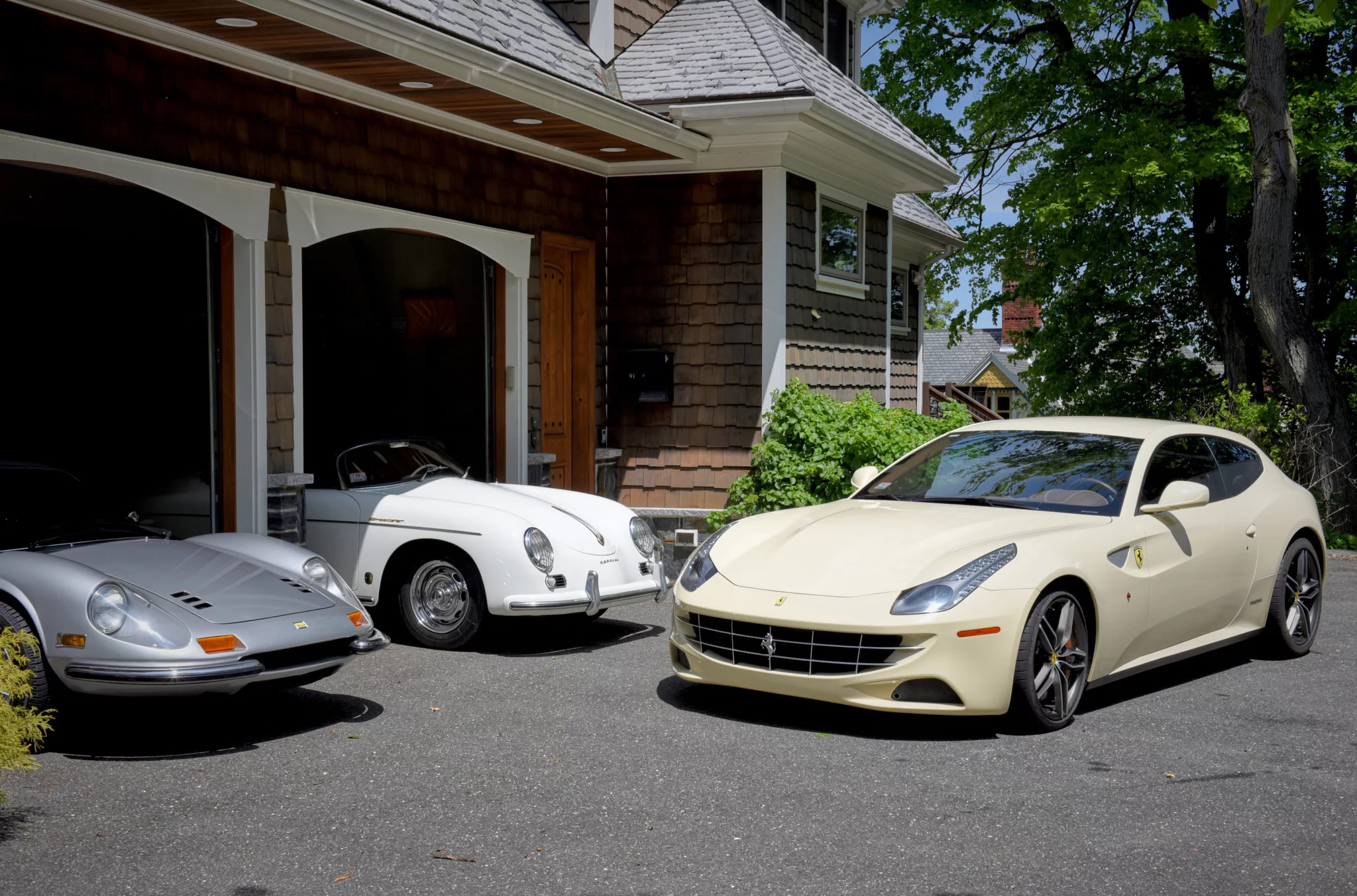 Avorio Ferrari FF