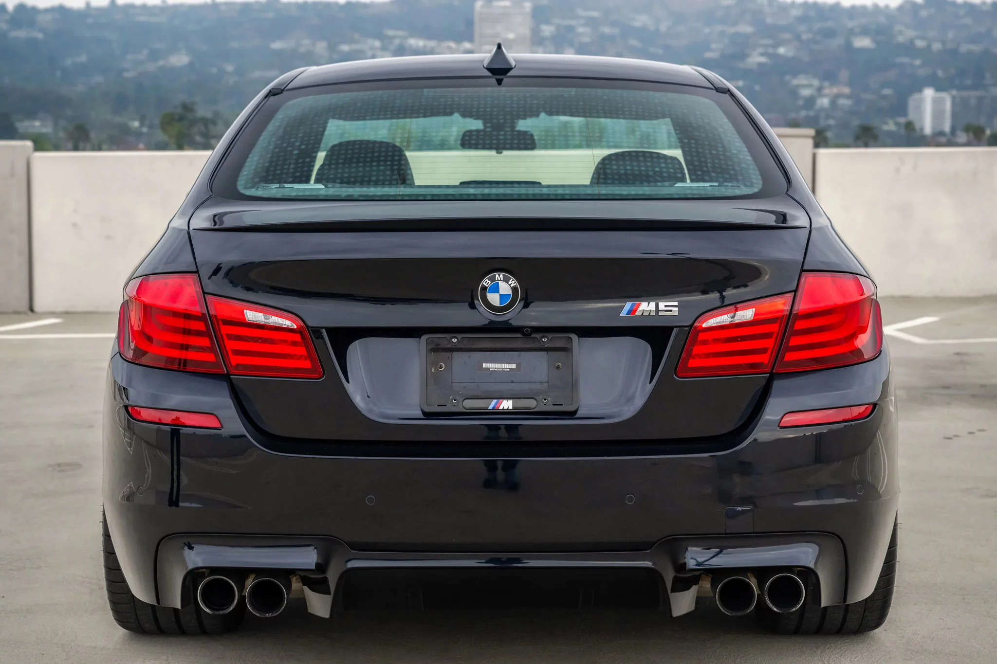 Azurite Black BMW M5