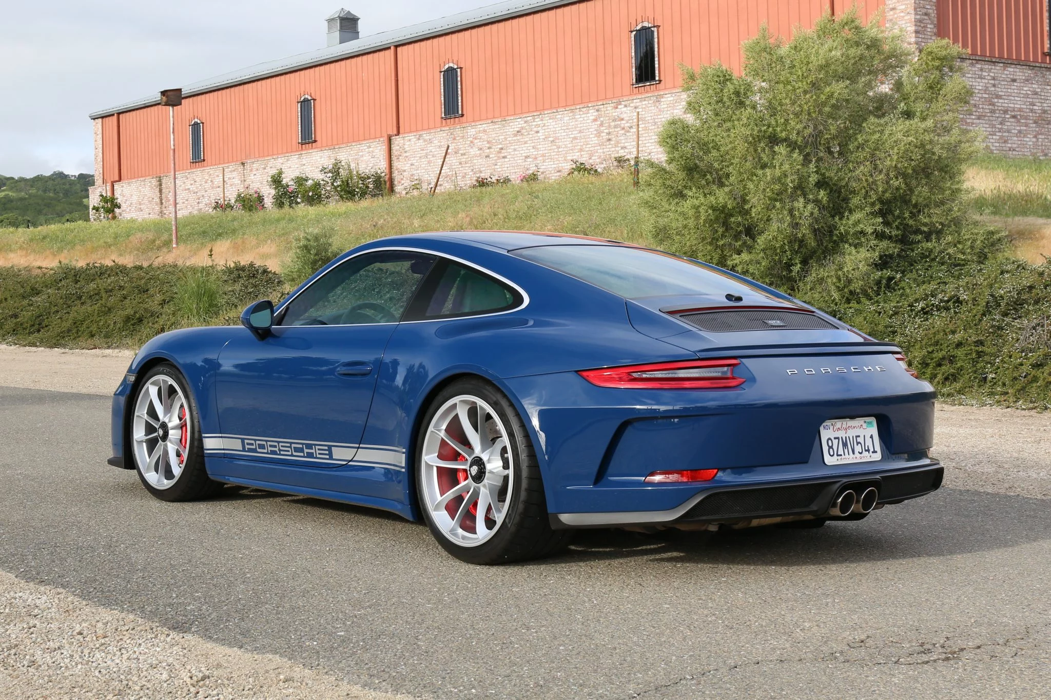 Pantone 296C Porsche 911 GT3