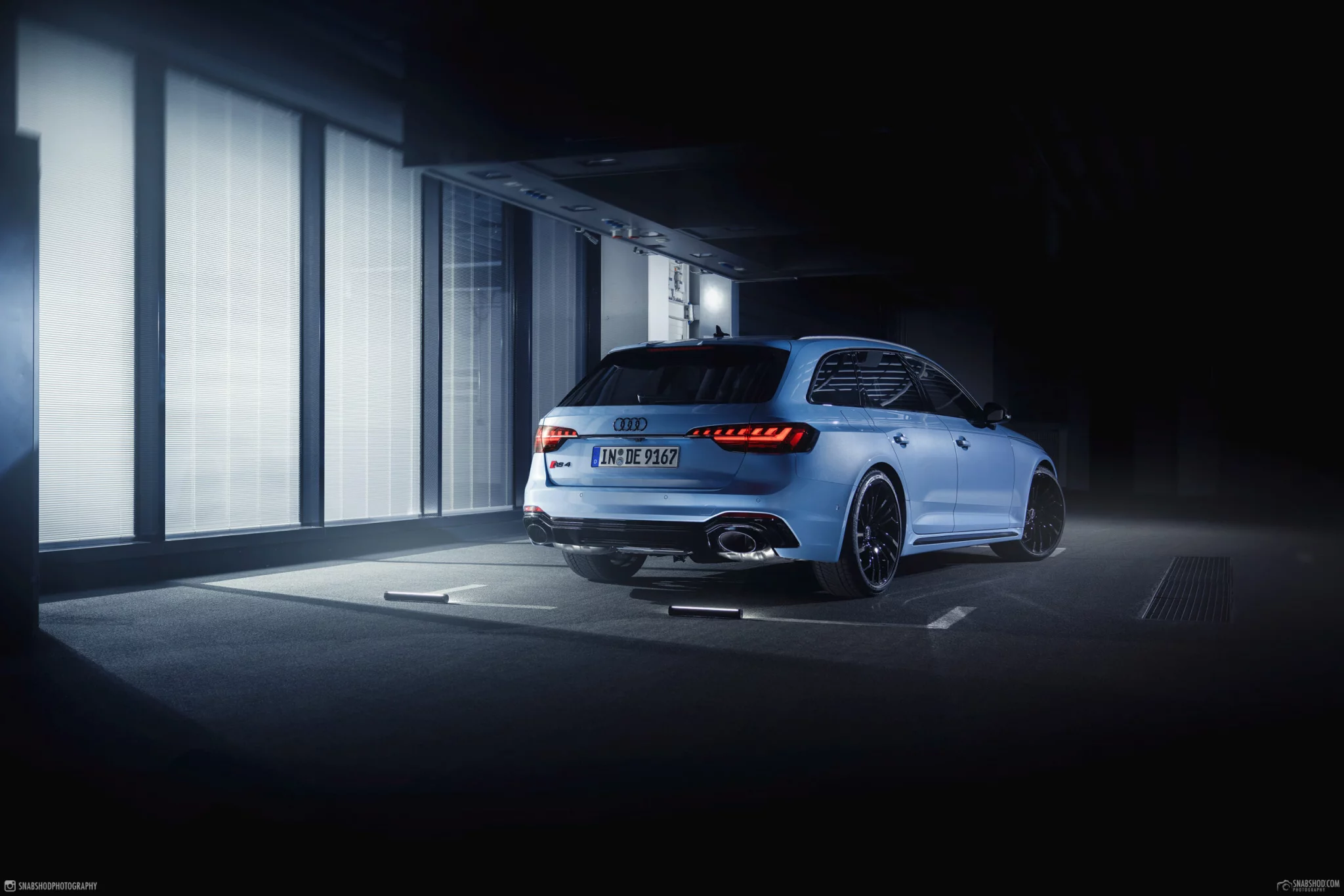 Frosted Glass Blue Audi RS4 Avant