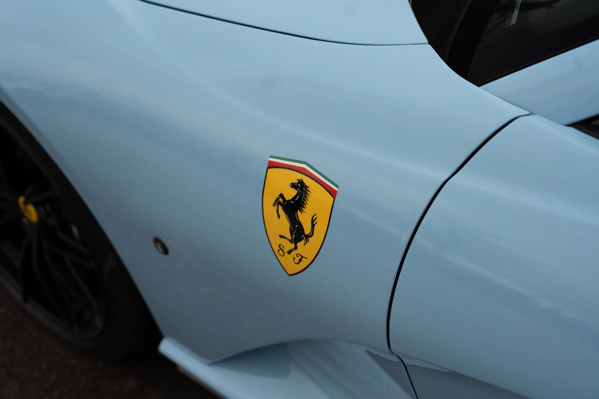 Azzurro La Plata Ferrari 812
