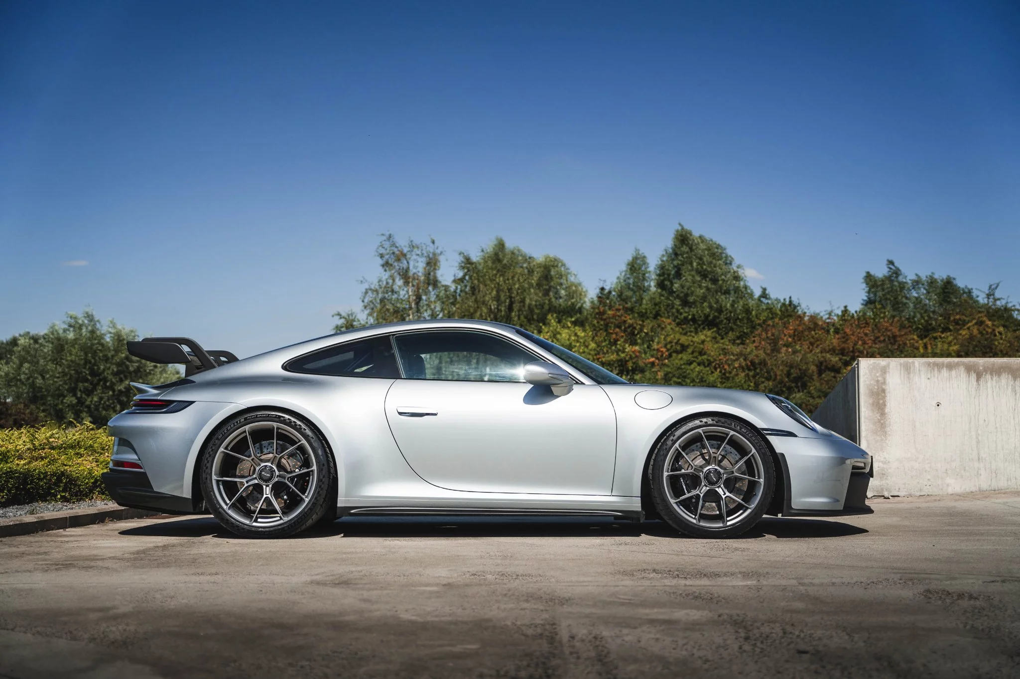 Dolomite Silver Metallic Porsche 911 GT3