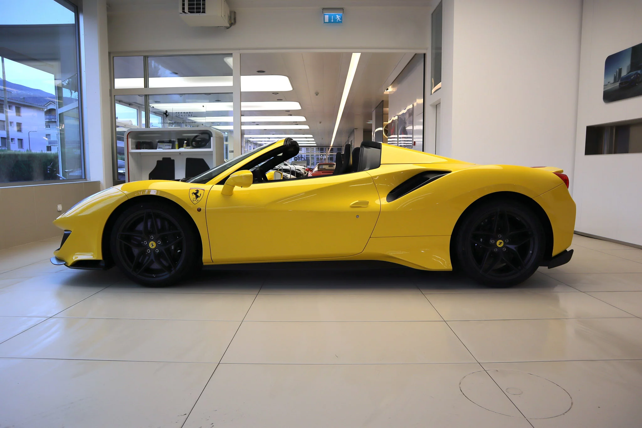 Giallo Fly Caldo Ferrari 488