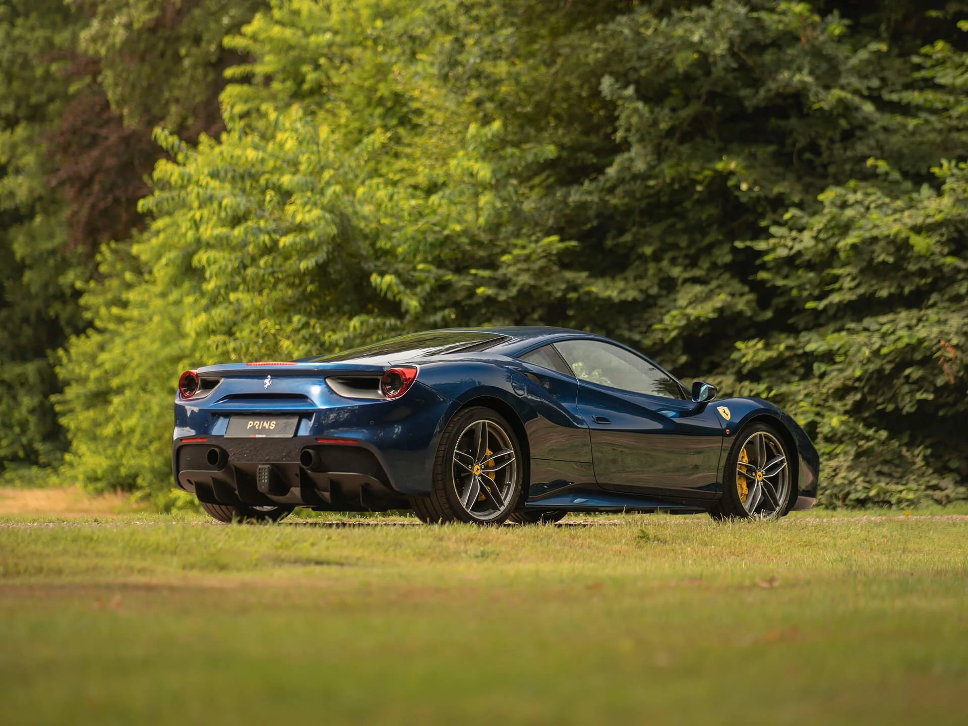 Blu Tour de France Ferrari 488
