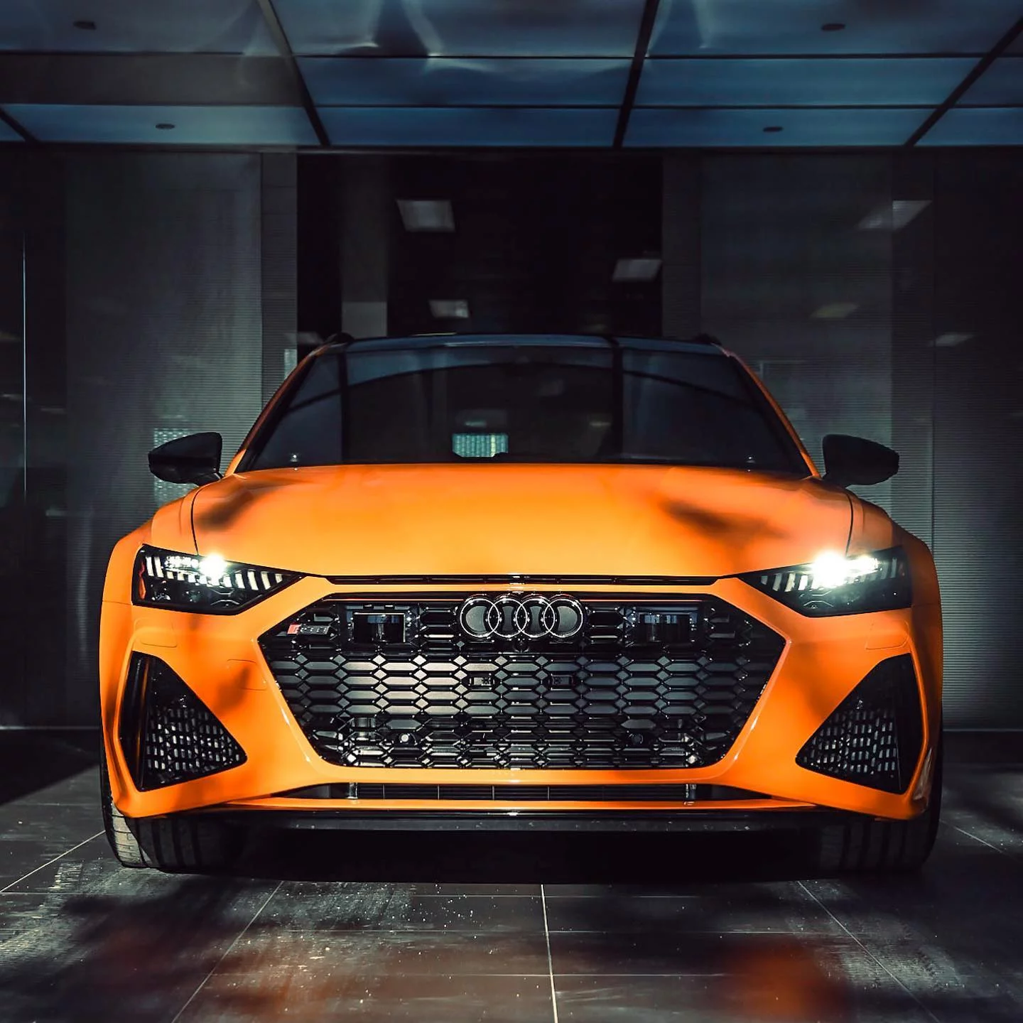 Solar Orange Audi RS6 Avant