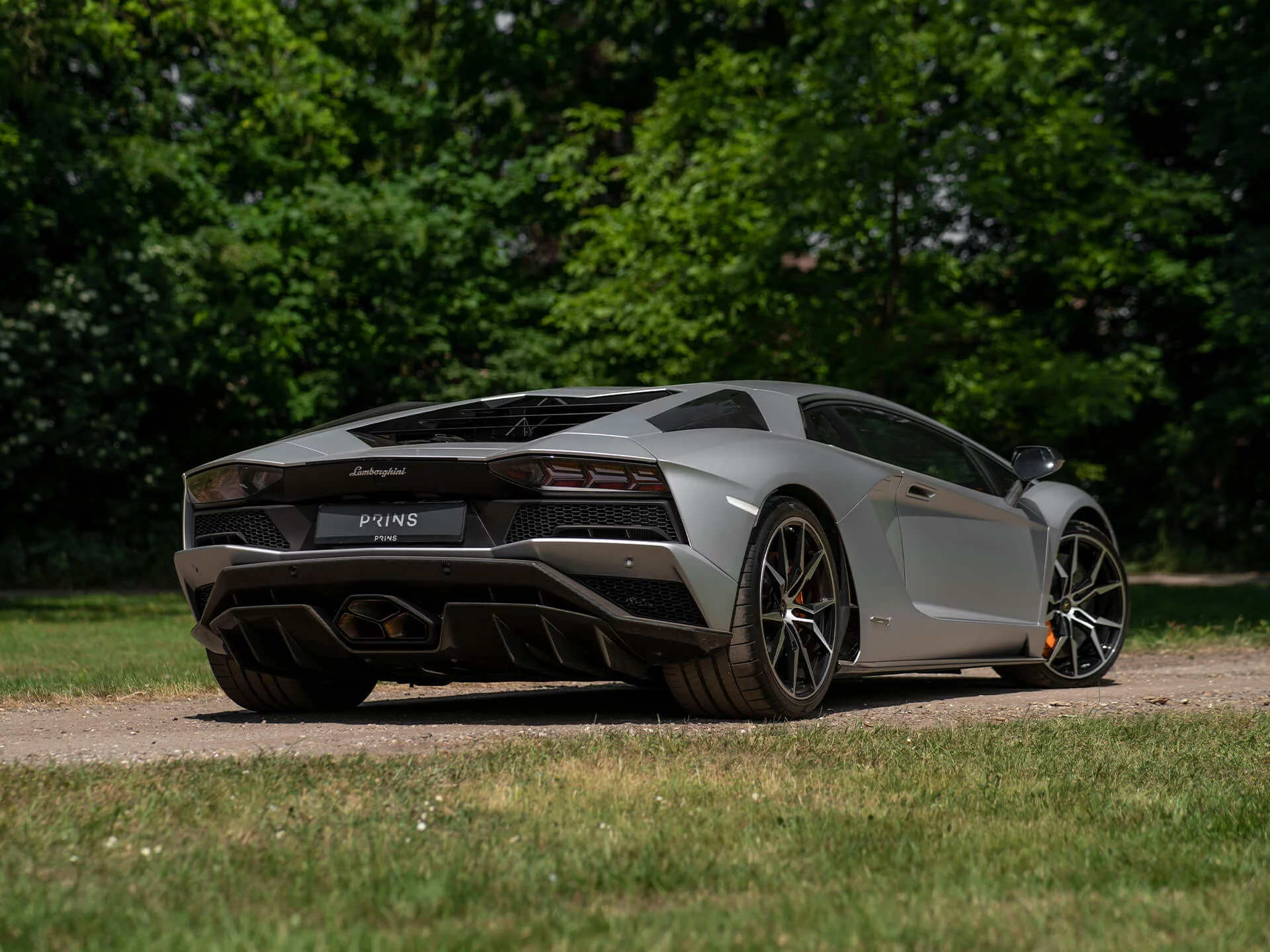 Grigio Adamas Lamborghini Aventador