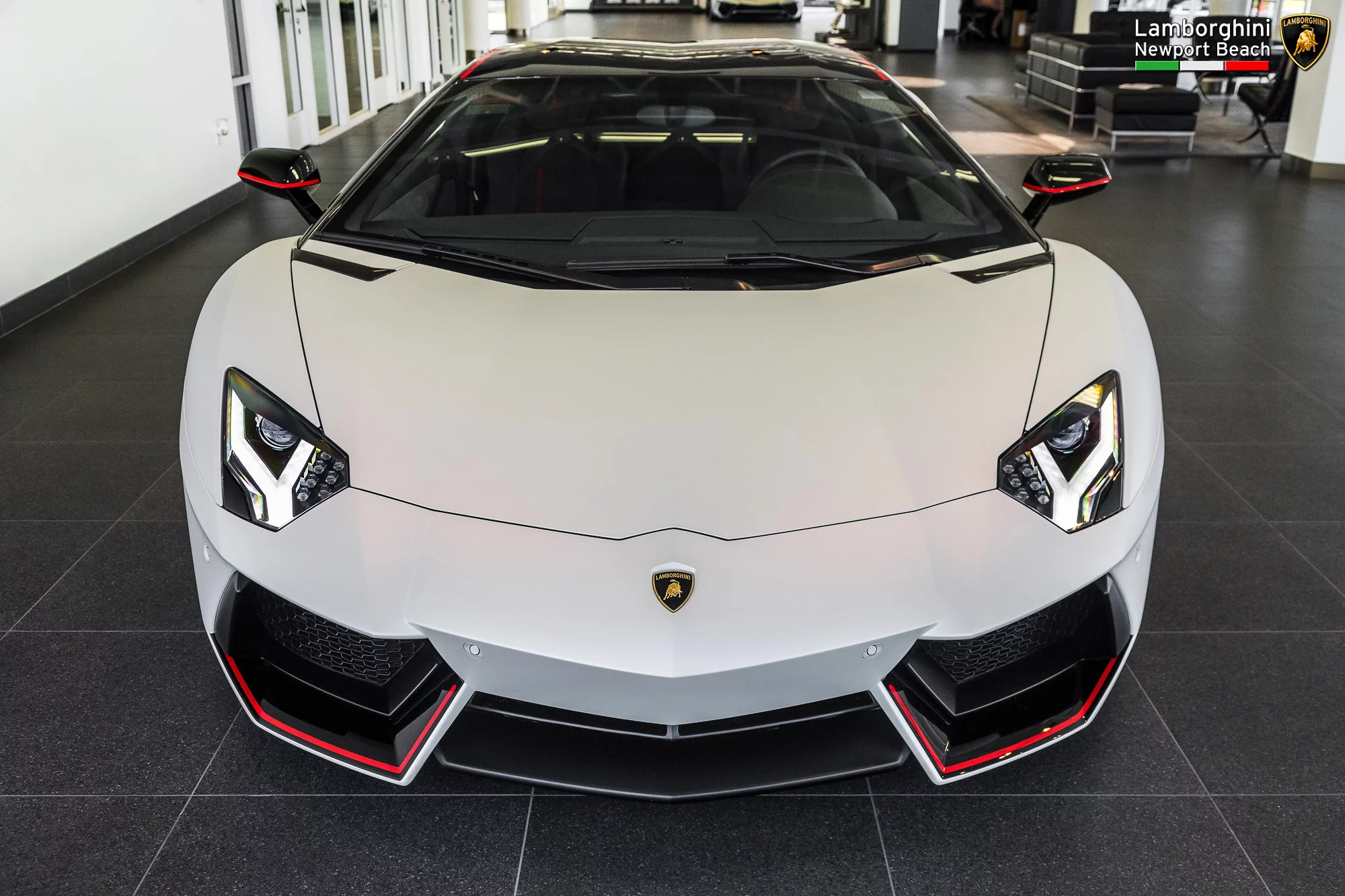Bianco Canopus Lamborghini Aventador