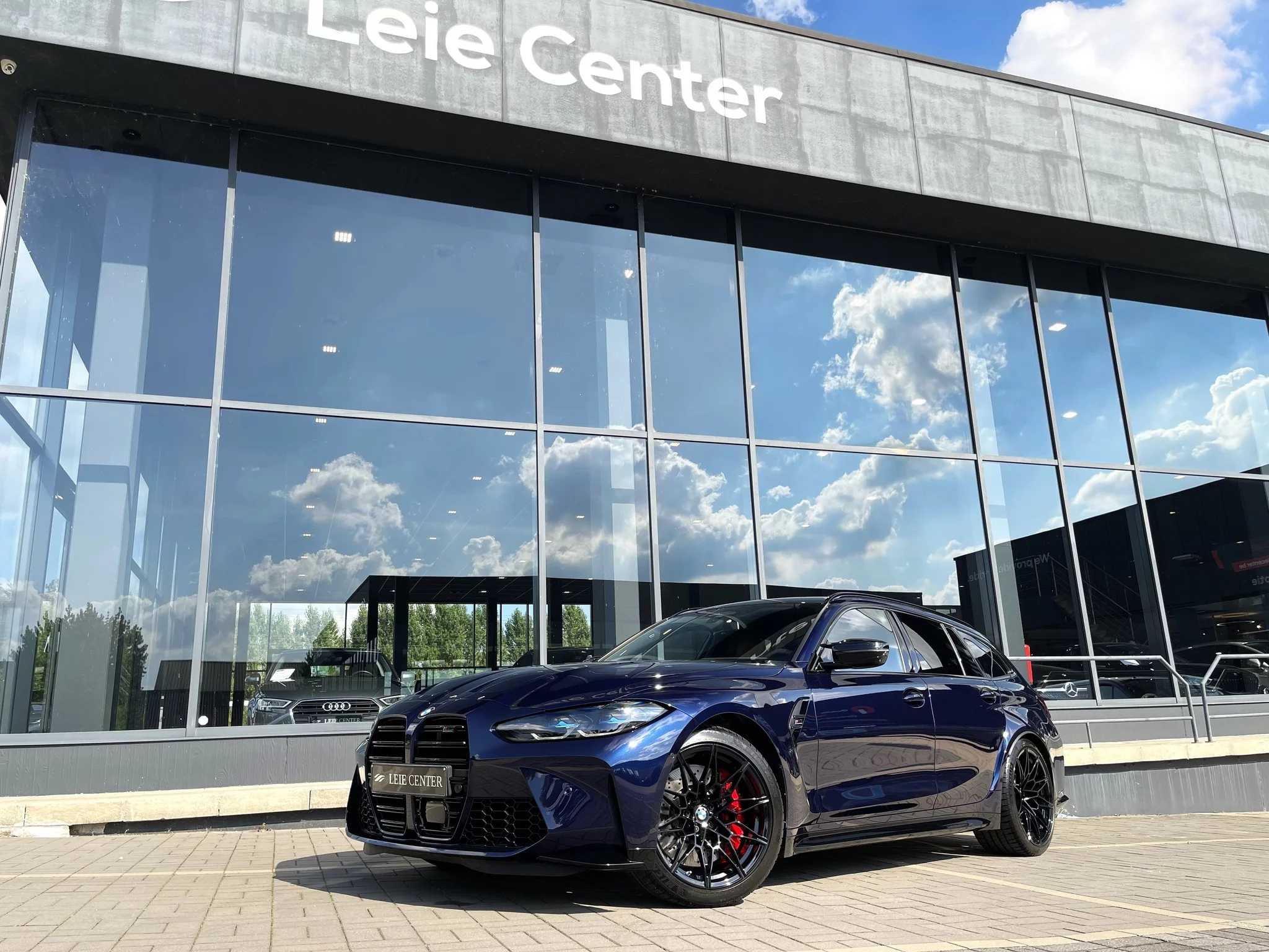 Tanzanite Blue II BMW M3